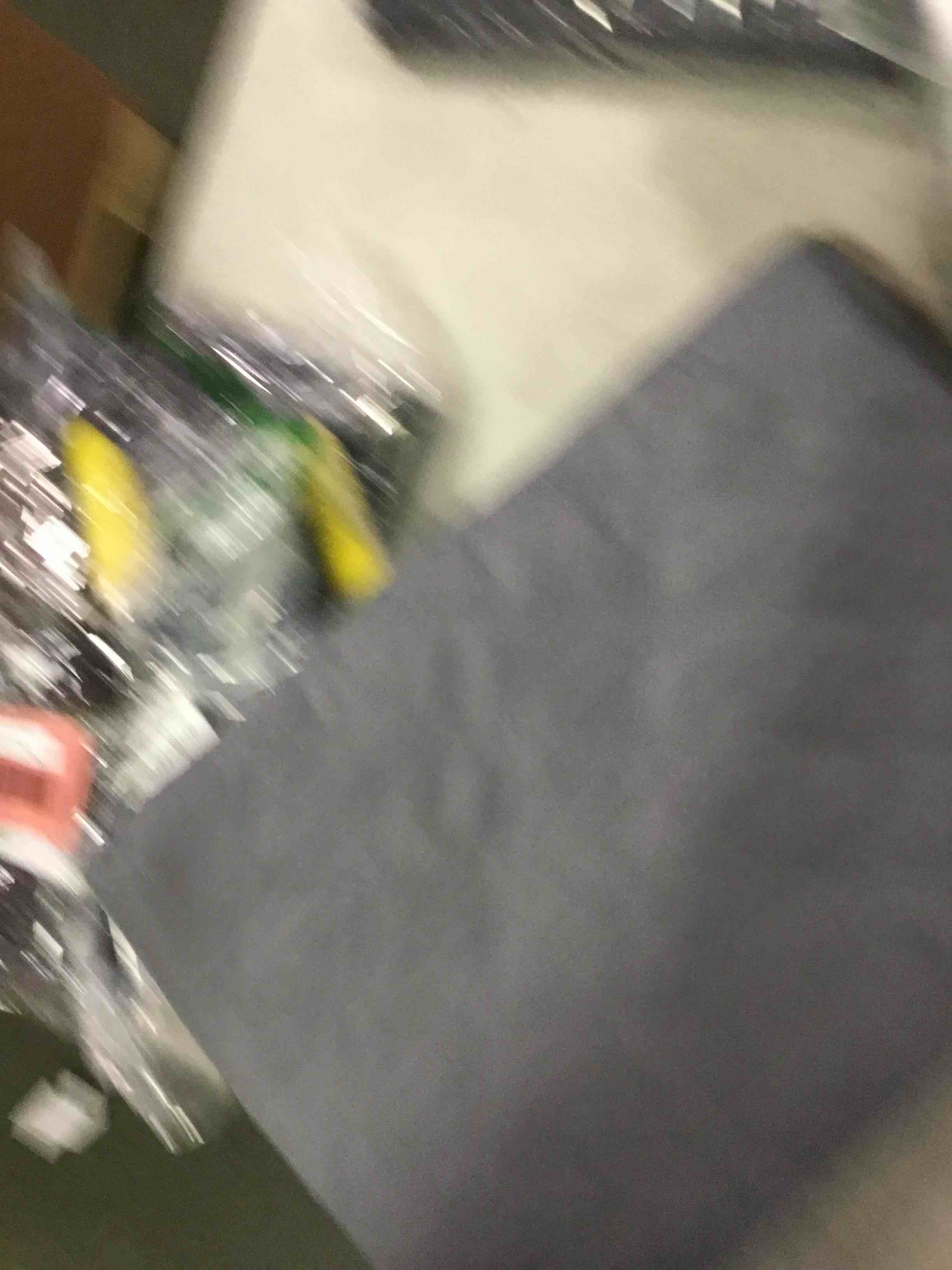 https://s3.amazonaws.com/lotting-images-prod/bidfta/RED6550424_1717099038655.jpeg