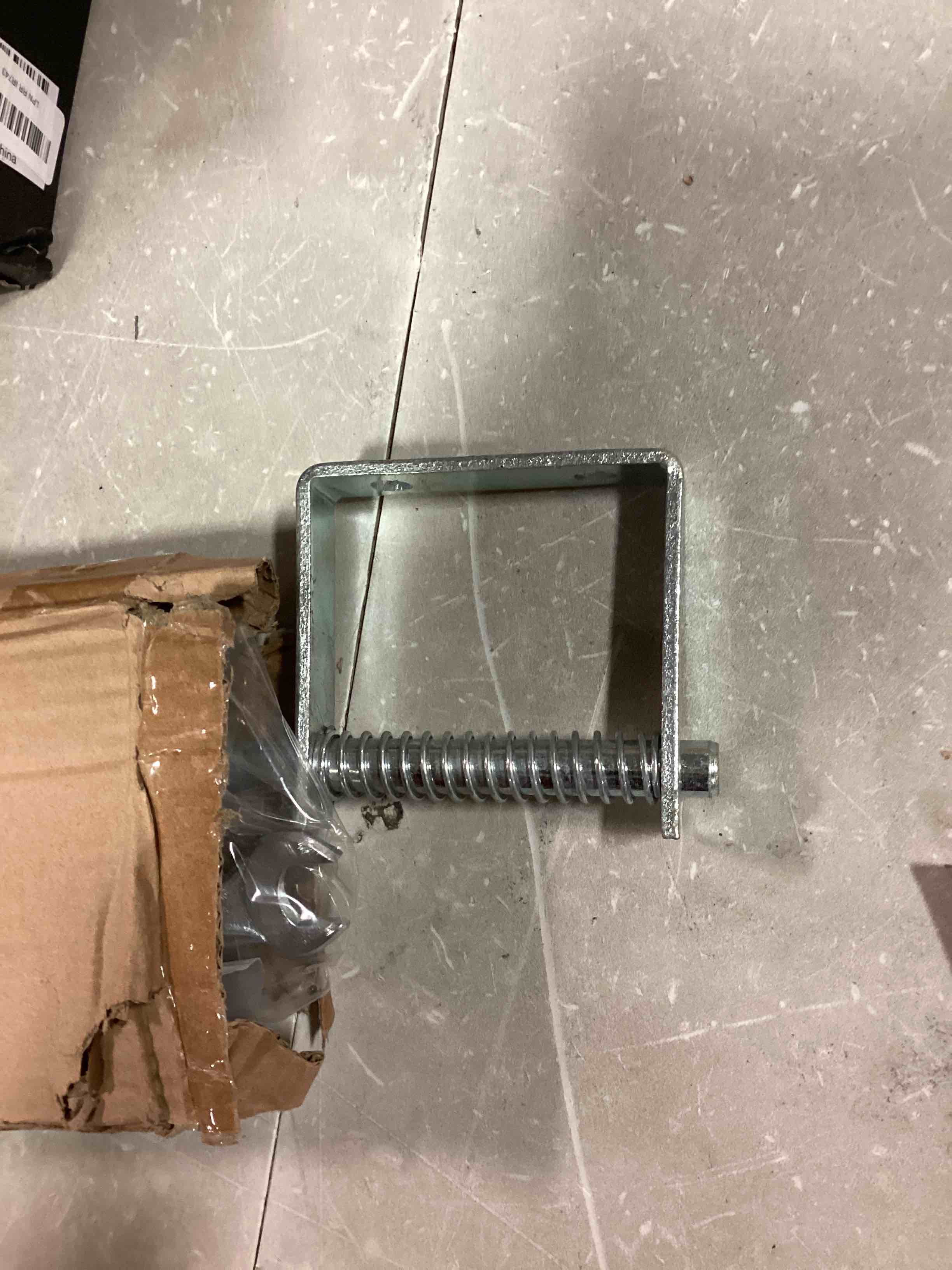 https://s3.amazonaws.com/lotting-images-prod/bidfta/RED6550443_1717157472164.jpeg