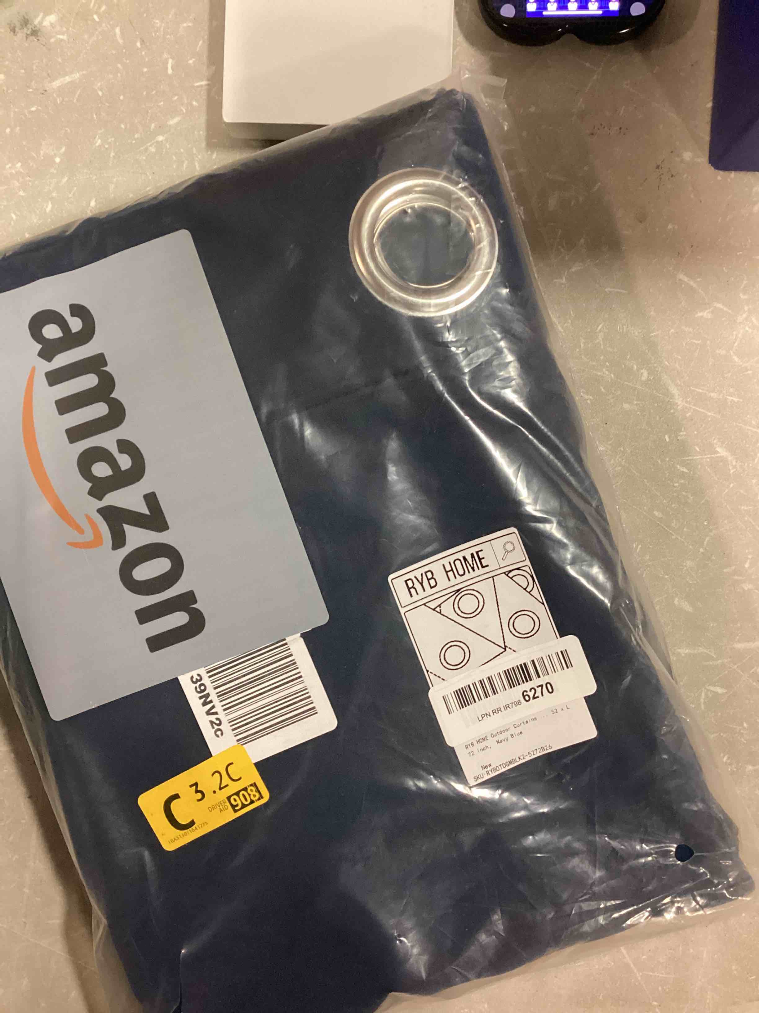 https://s3.amazonaws.com/lotting-images-prod/bidfta/RED6550498_1717161627756.jpeg