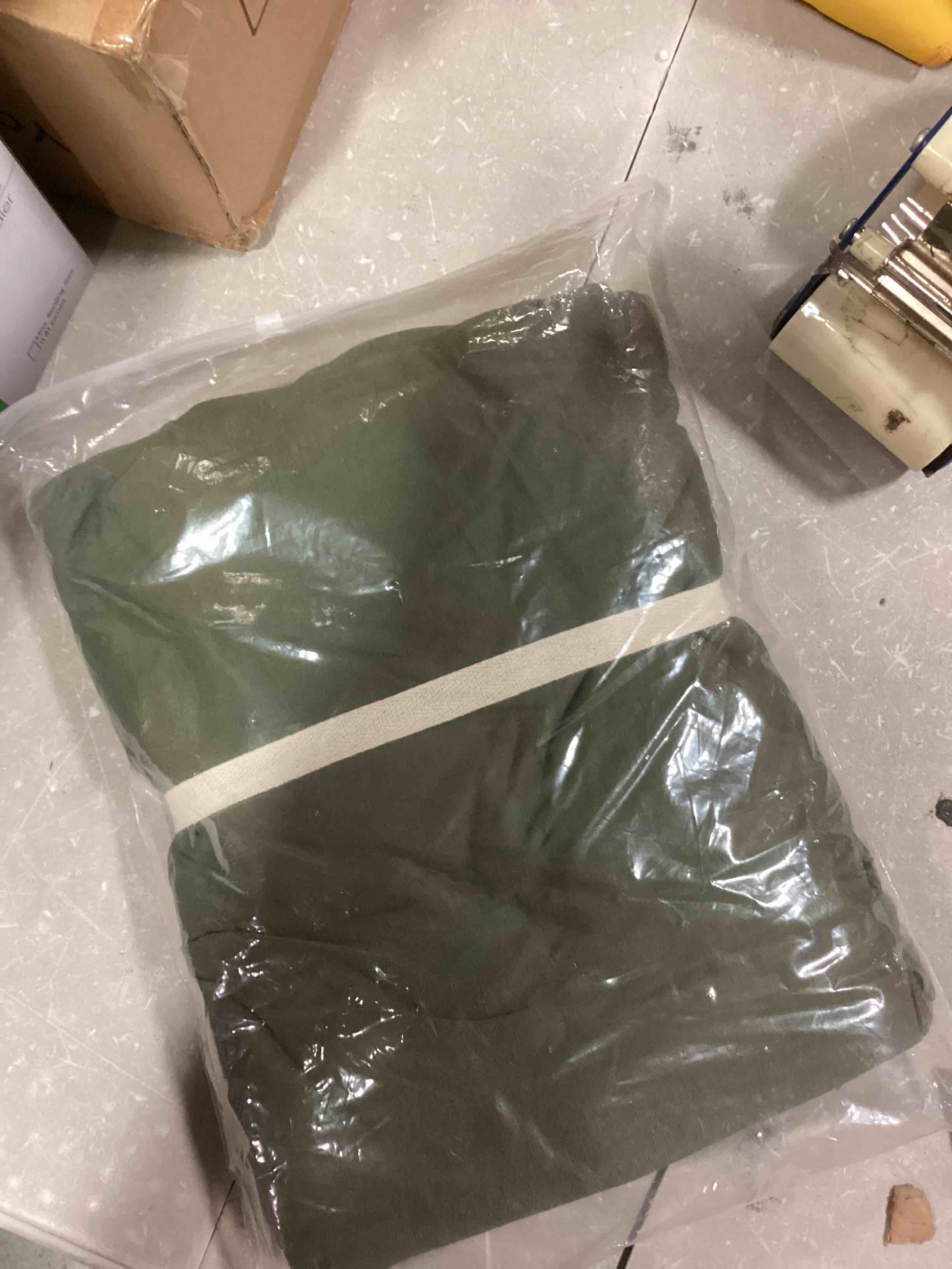 https://s3.amazonaws.com/lotting-images-prod/bidfta/RED6550551_1717166145505.jpeg