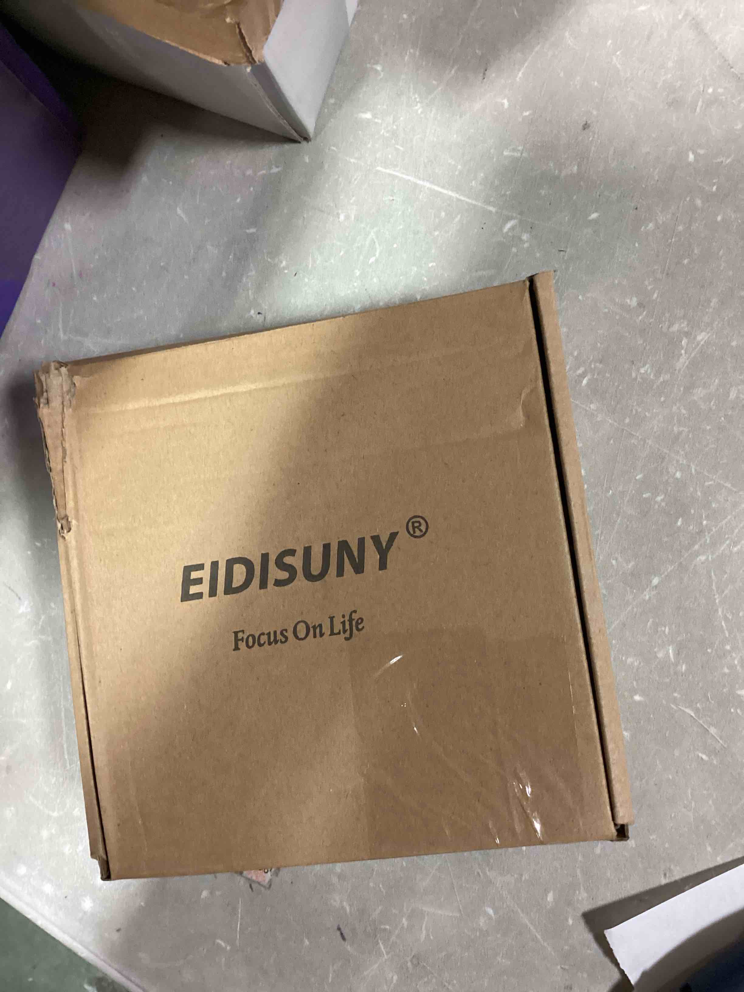 https://s3.amazonaws.com/lotting-images-prod/bidfta/RED6550650_1717174196225.jpeg