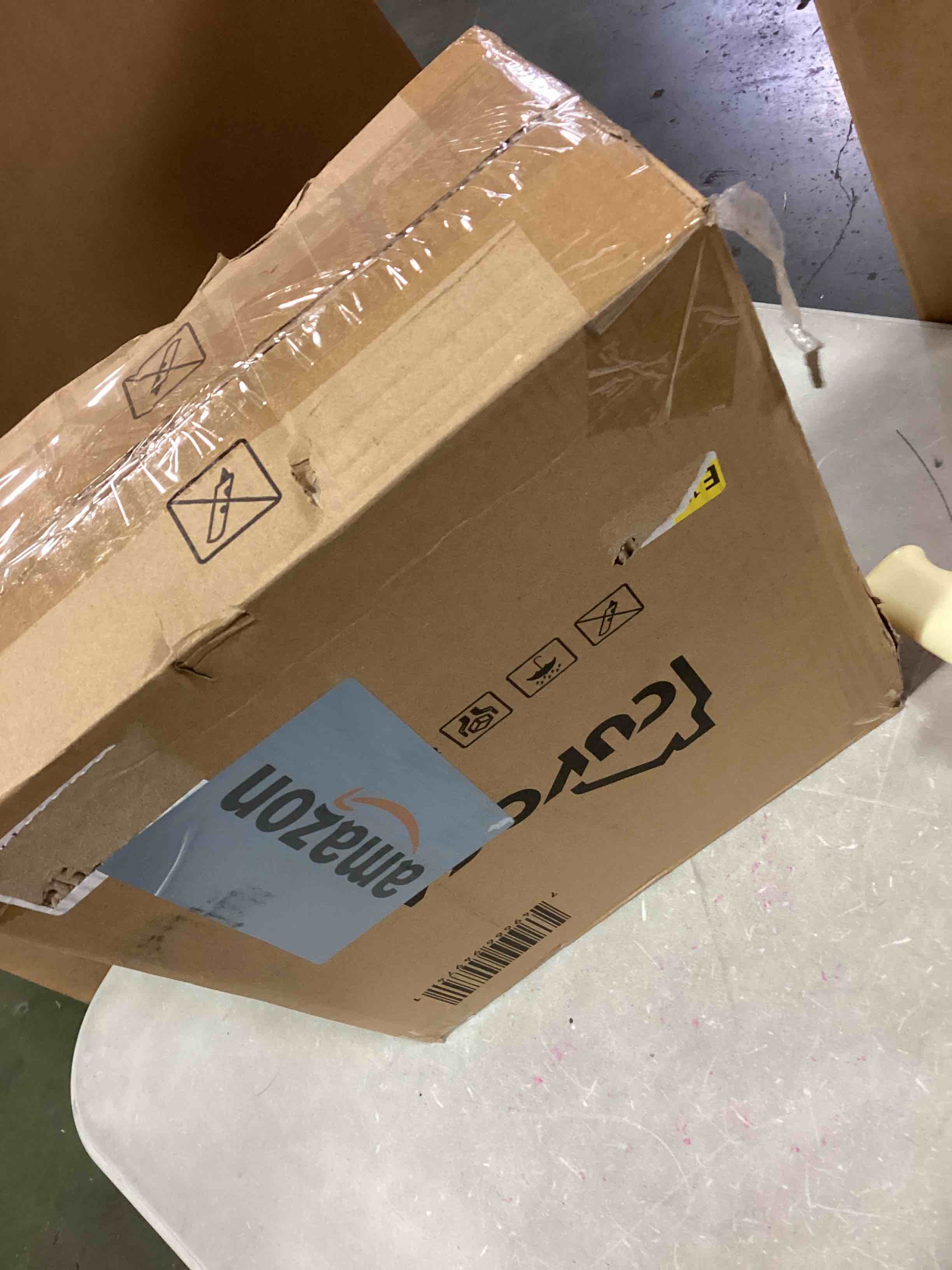 https://s3.amazonaws.com/lotting-images-prod/bidfta/RED6550702_1717179736347.jpeg