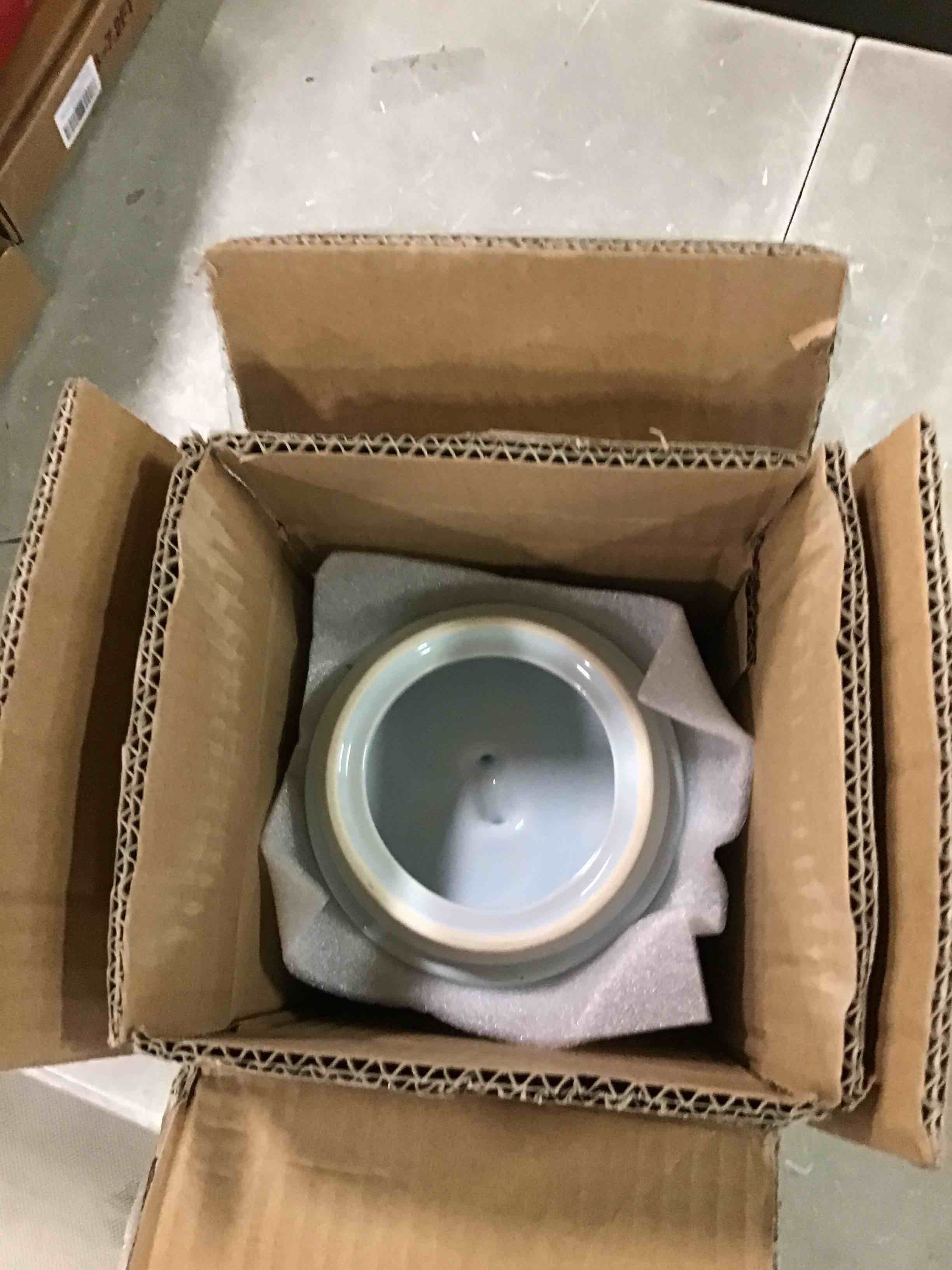 https://s3.amazonaws.com/lotting-images-prod/bidfta/RED6551163_1716899943072.jpeg