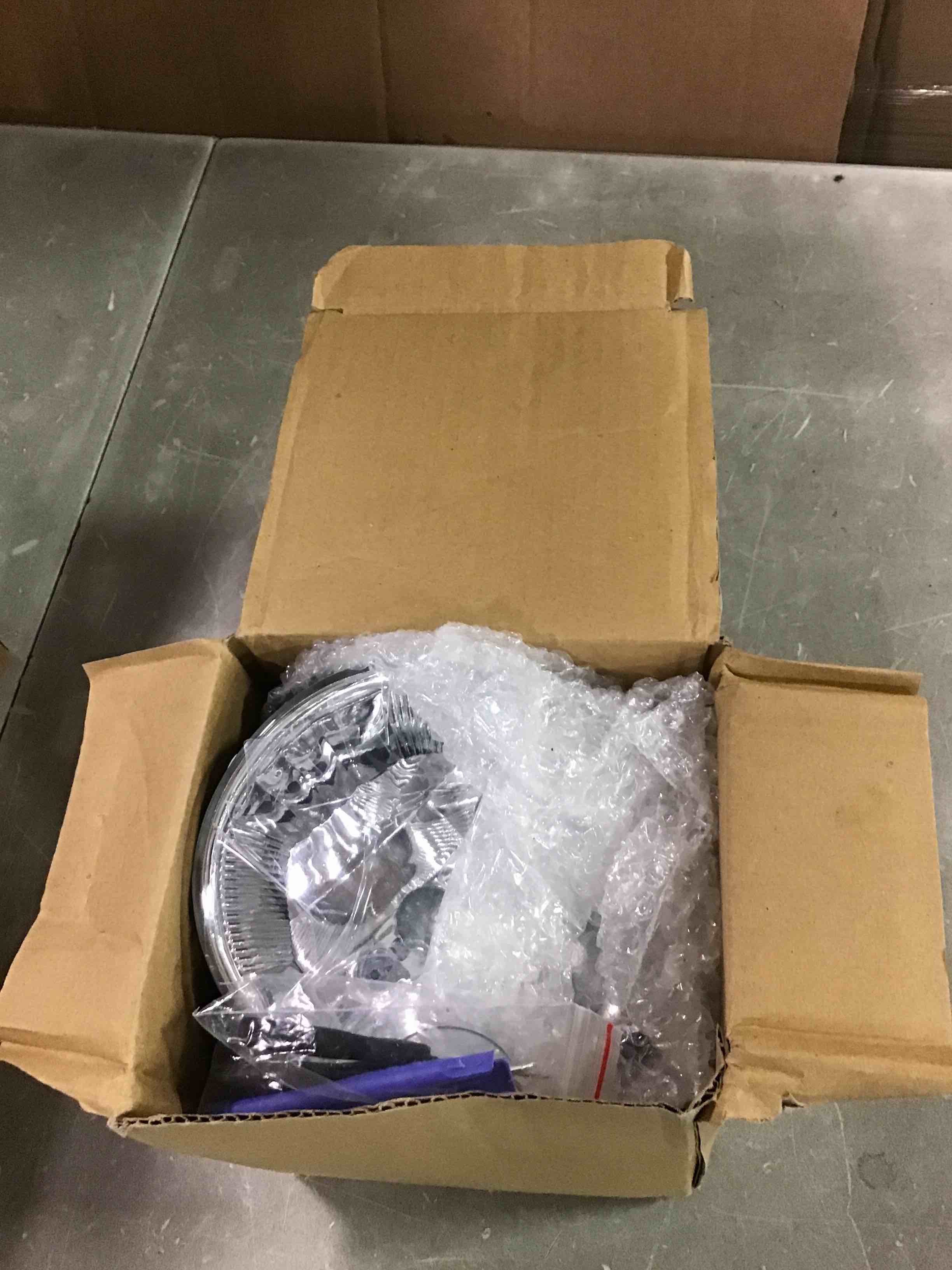 https://s3.amazonaws.com/lotting-images-prod/bidfta/RED6551195_1716901962351.jpeg