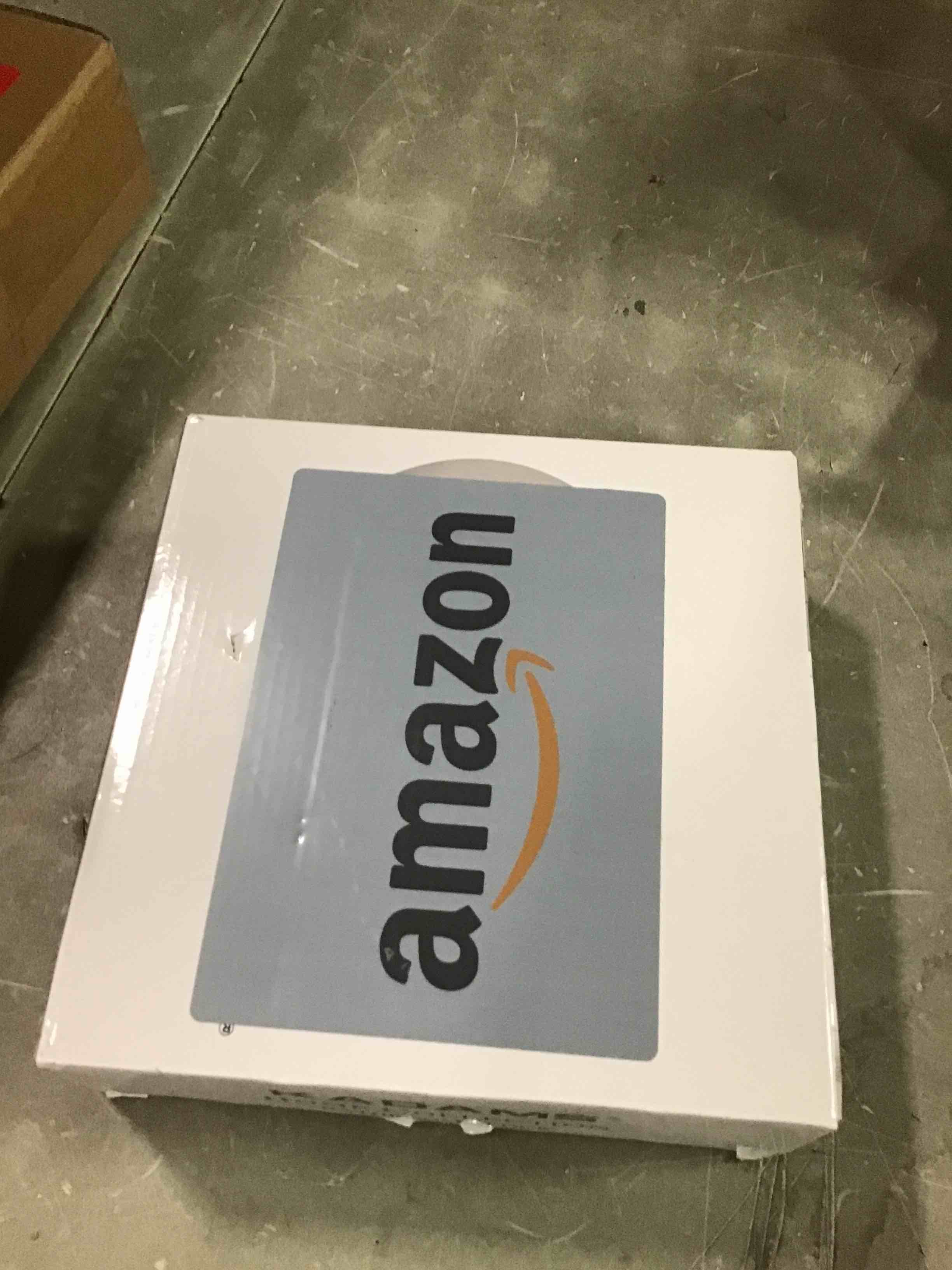https://s3.amazonaws.com/lotting-images-prod/bidfta/RED6551204_1716902529727.jpeg