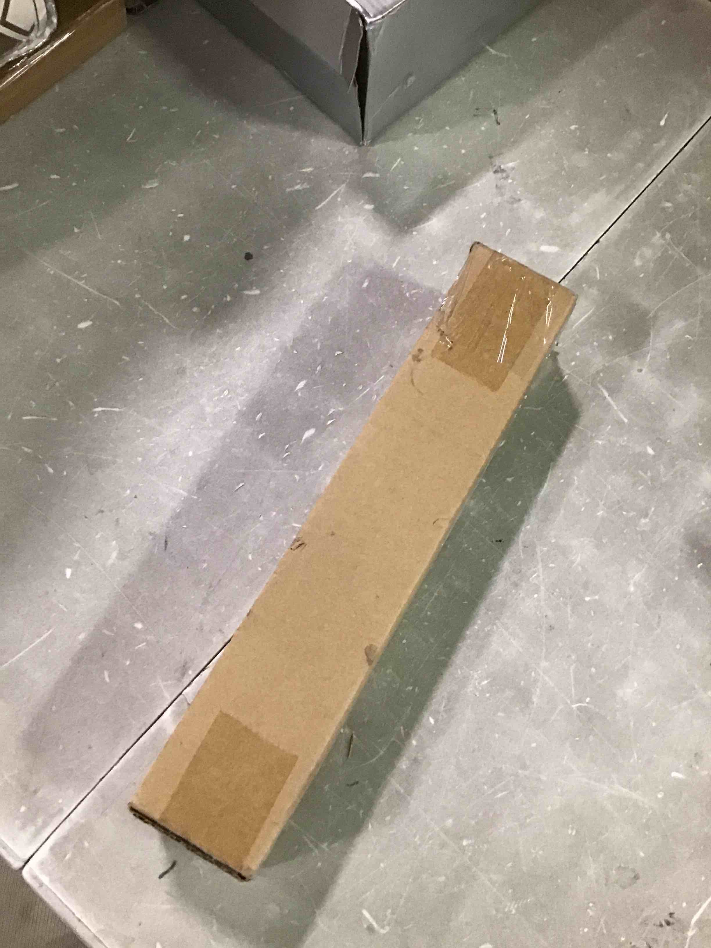 https://s3.amazonaws.com/lotting-images-prod/bidfta/RED6551211_1716902913829.jpeg