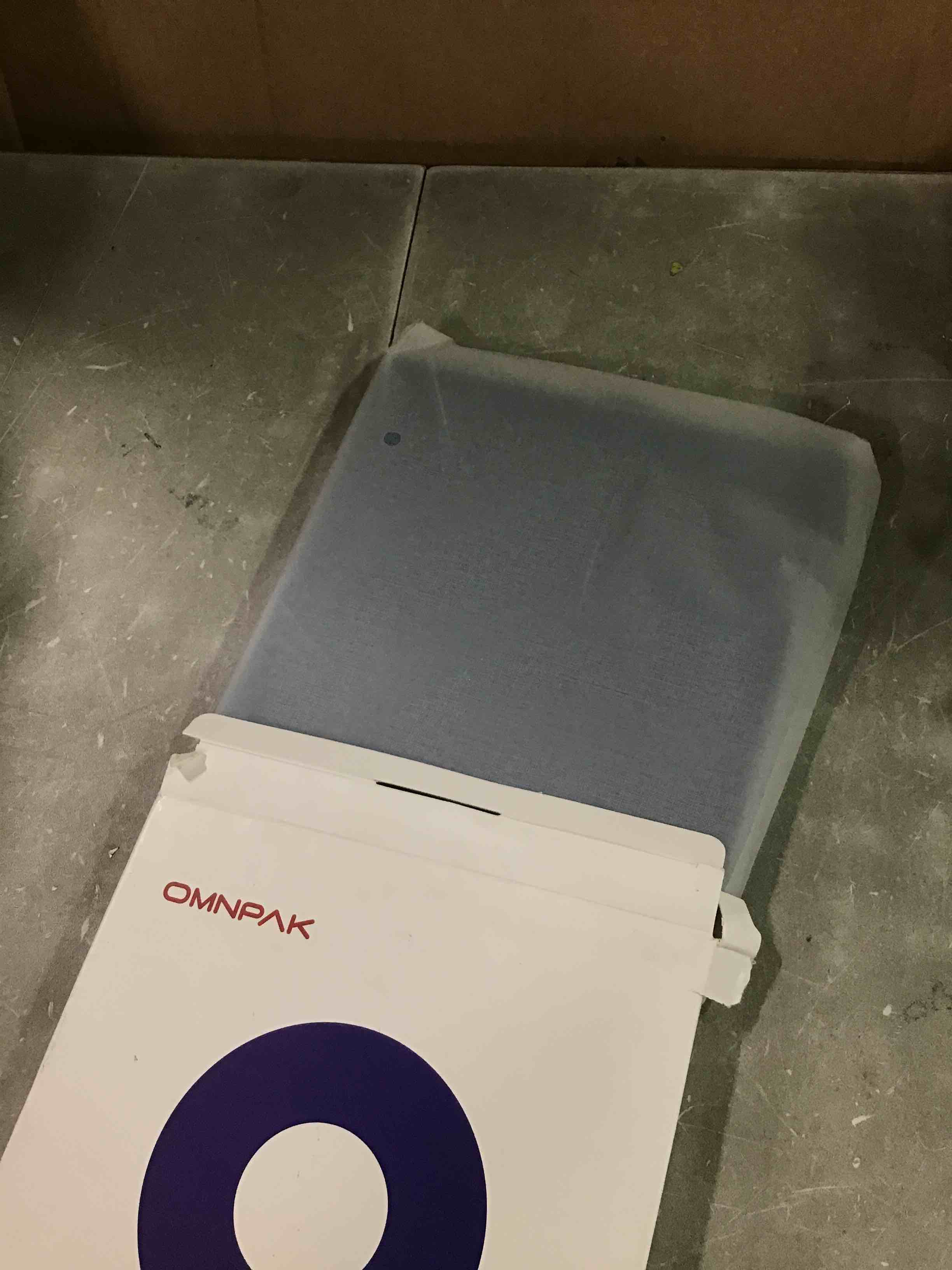 https://s3.amazonaws.com/lotting-images-prod/bidfta/RED6551215_1716903129285.jpeg