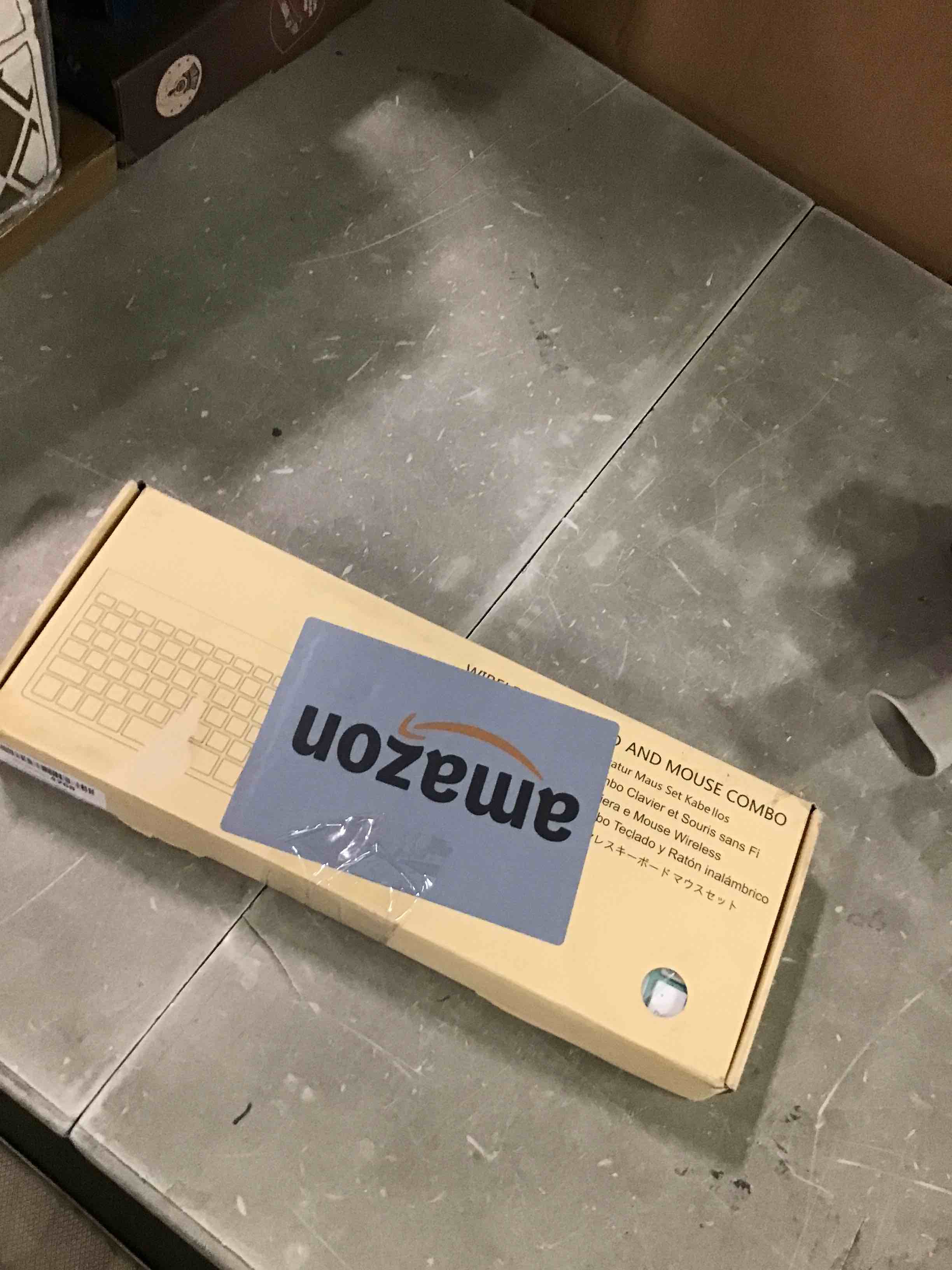 https://s3.amazonaws.com/lotting-images-prod/bidfta/RED6551220_1716903492532.jpeg