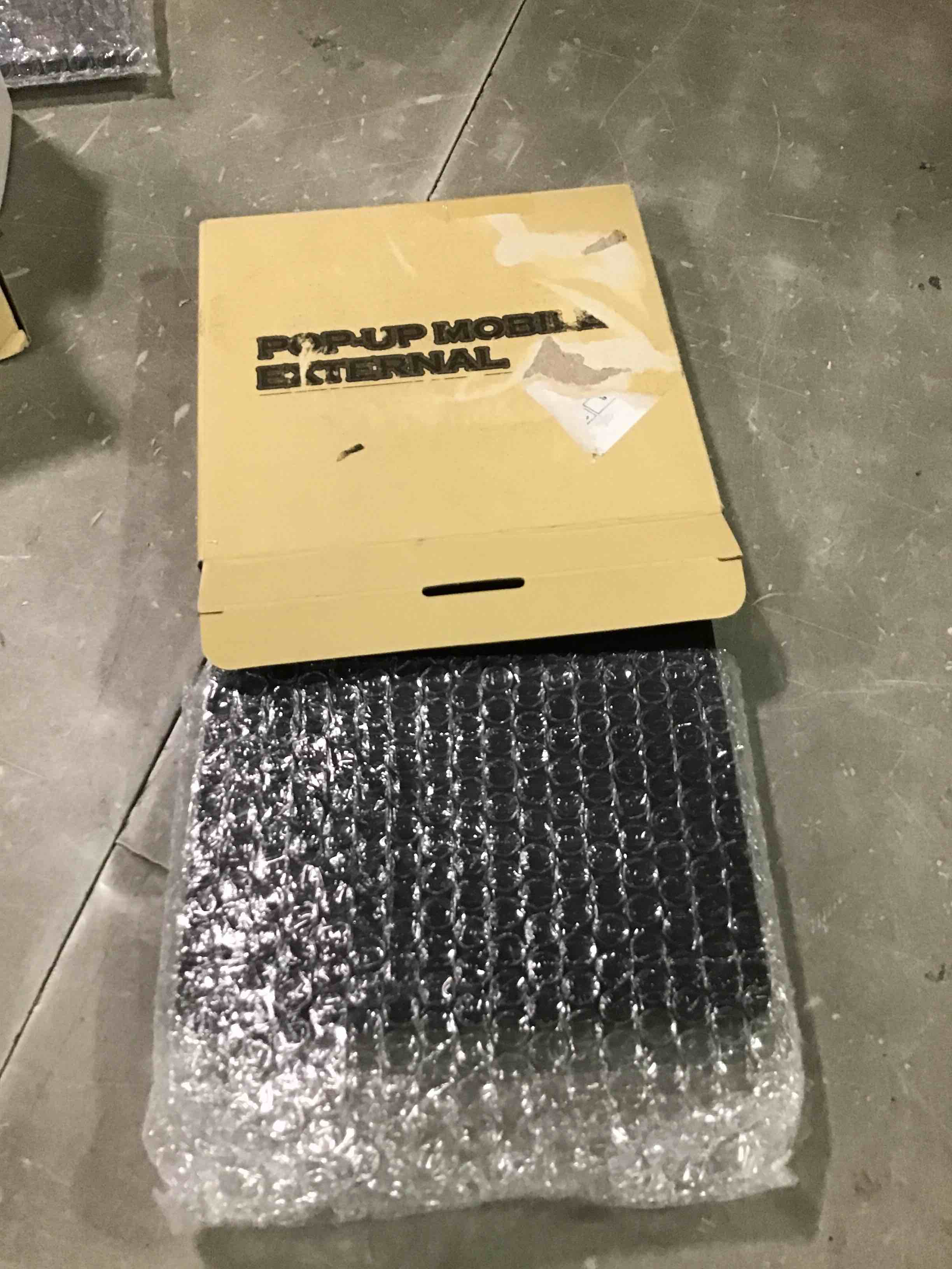 https://s3.amazonaws.com/lotting-images-prod/bidfta/RED6551230_1716903994255.jpeg