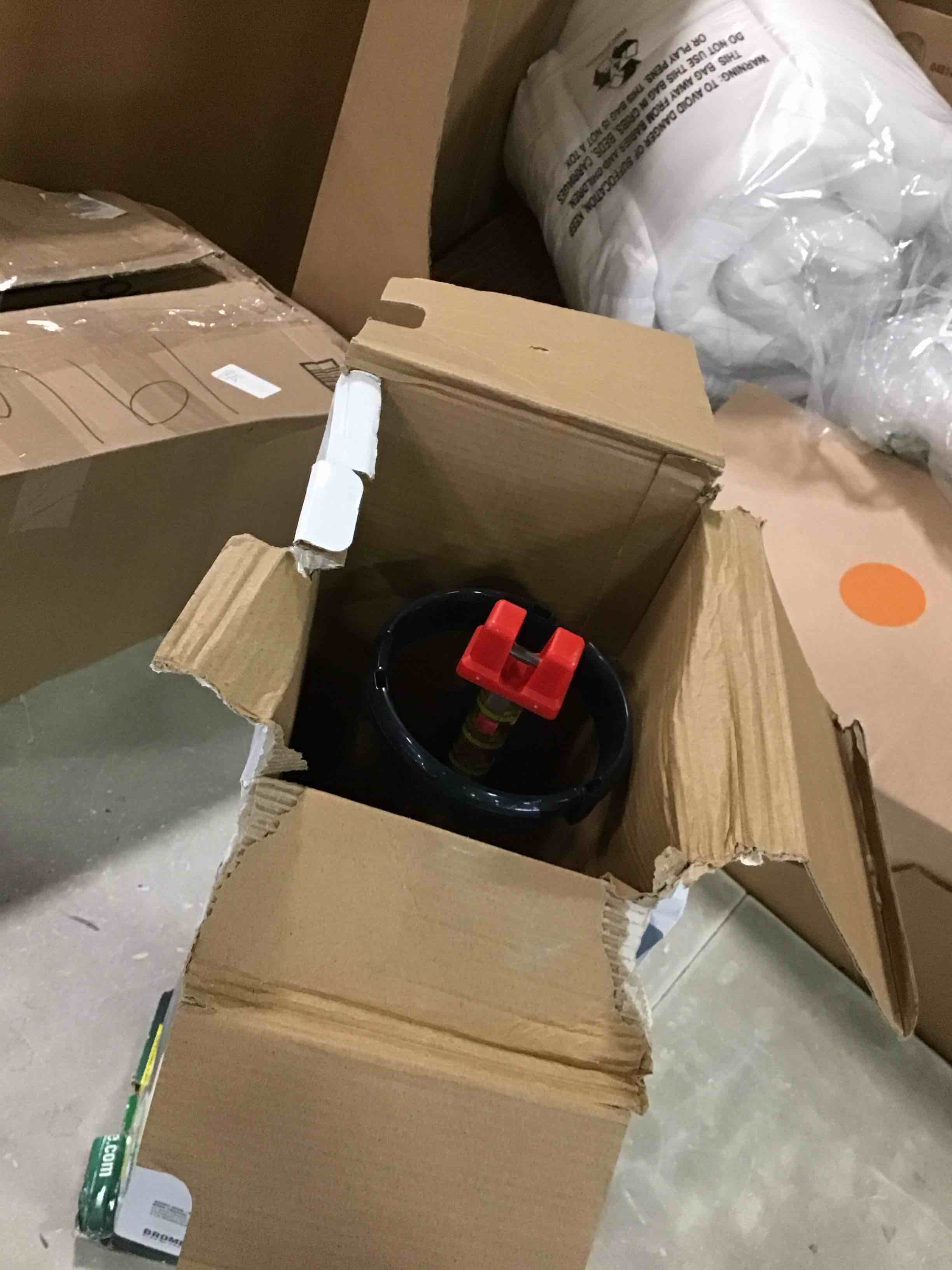 https://s3.amazonaws.com/lotting-images-prod/bidfta/RED6551630_1717010891436.jpeg