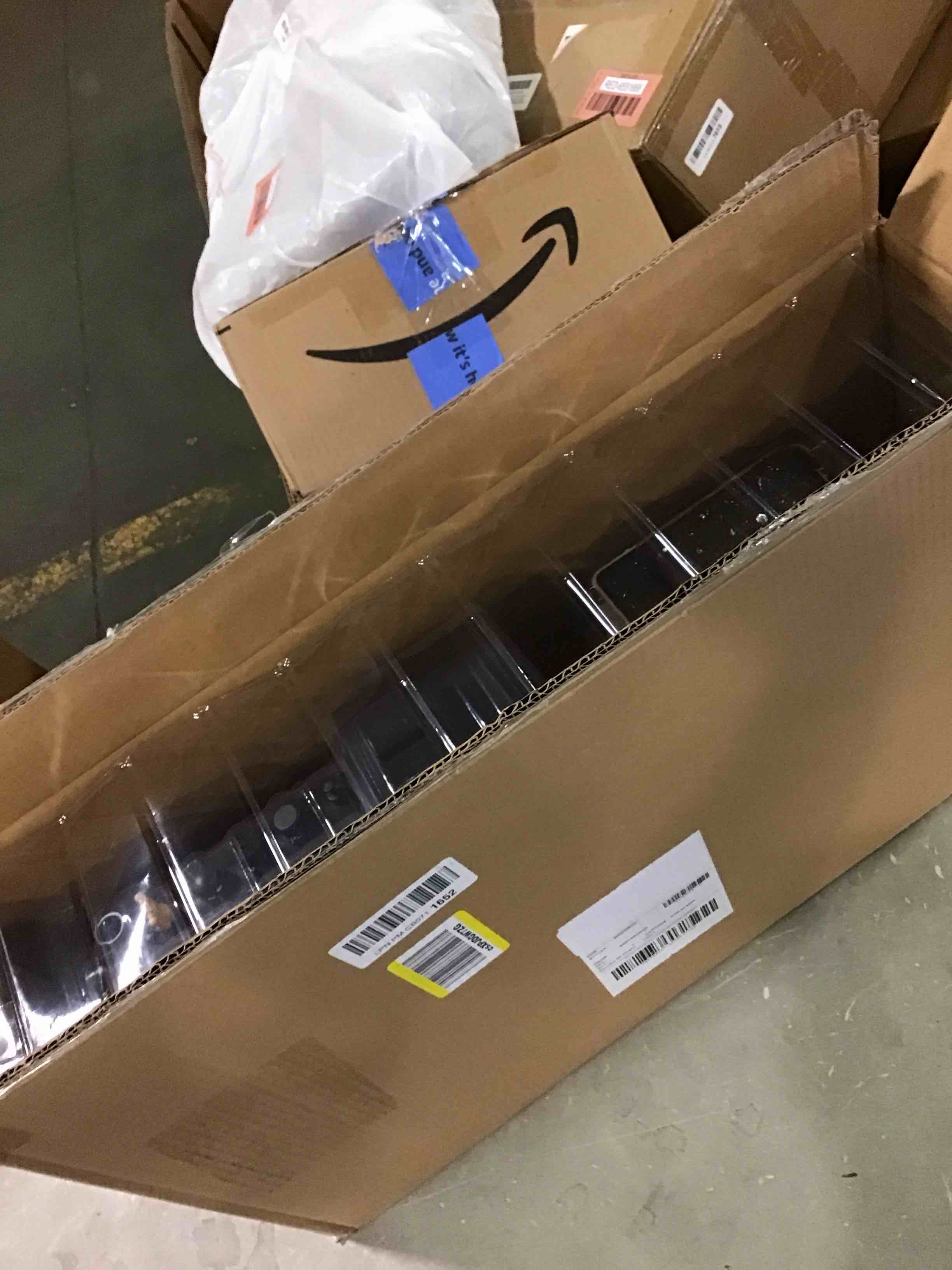 https://s3.amazonaws.com/lotting-images-prod/bidfta/RED6551672_1717072334780.jpeg