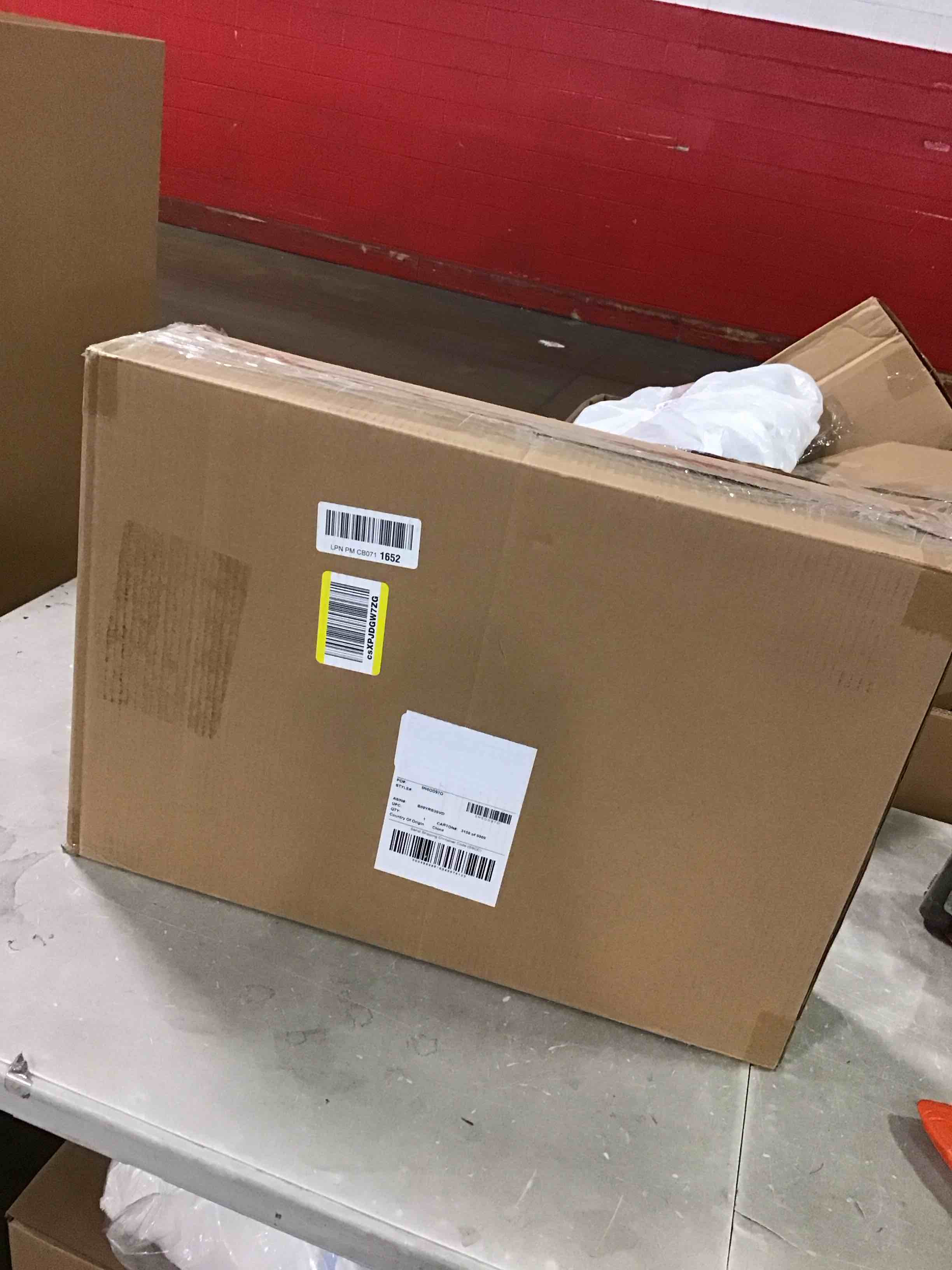 https://s3.amazonaws.com/lotting-images-prod/bidfta/RED6551672_1717072359542.jpeg