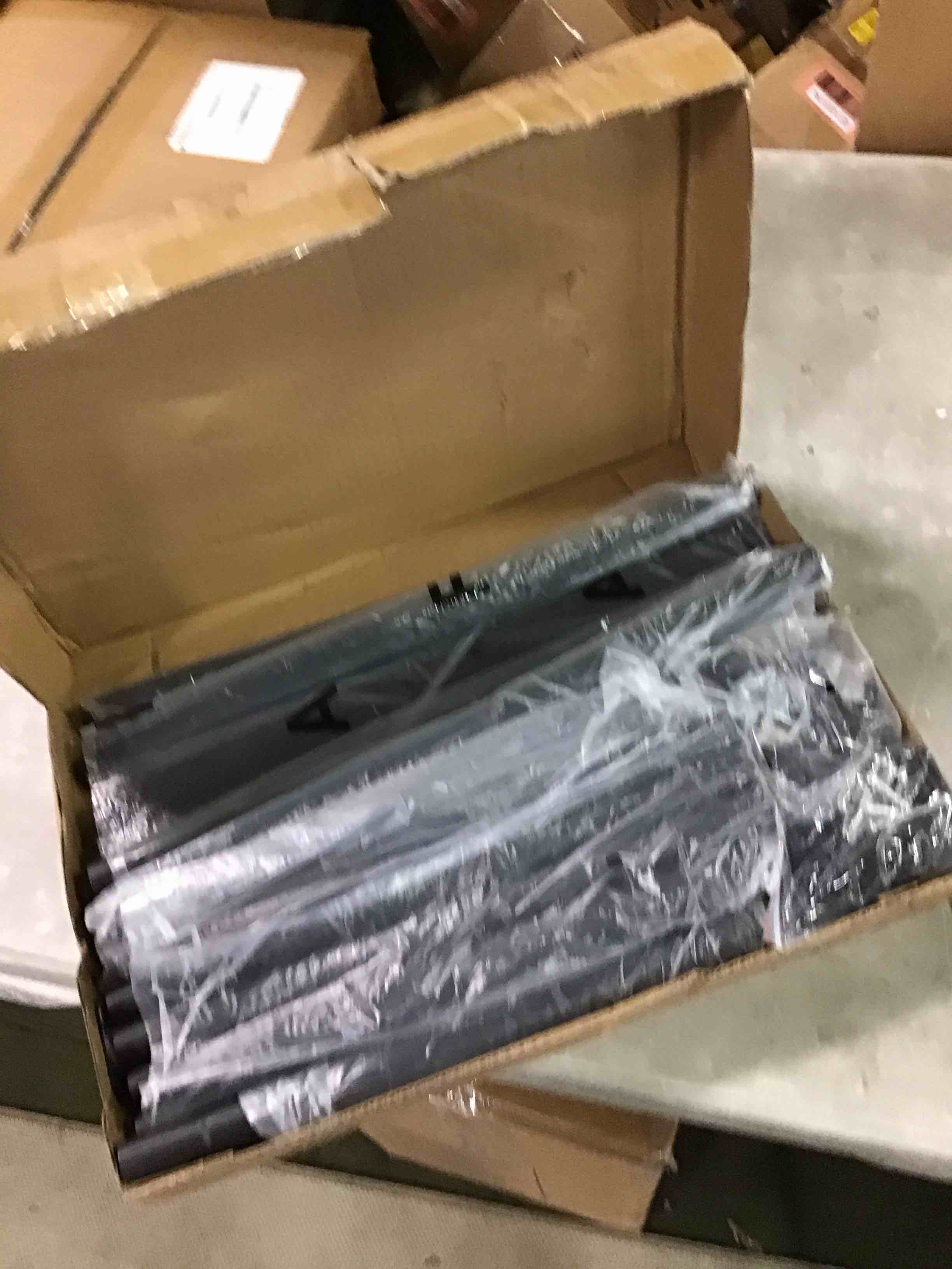https://s3.amazonaws.com/lotting-images-prod/bidfta/RED6551815_1717089904014.jpeg