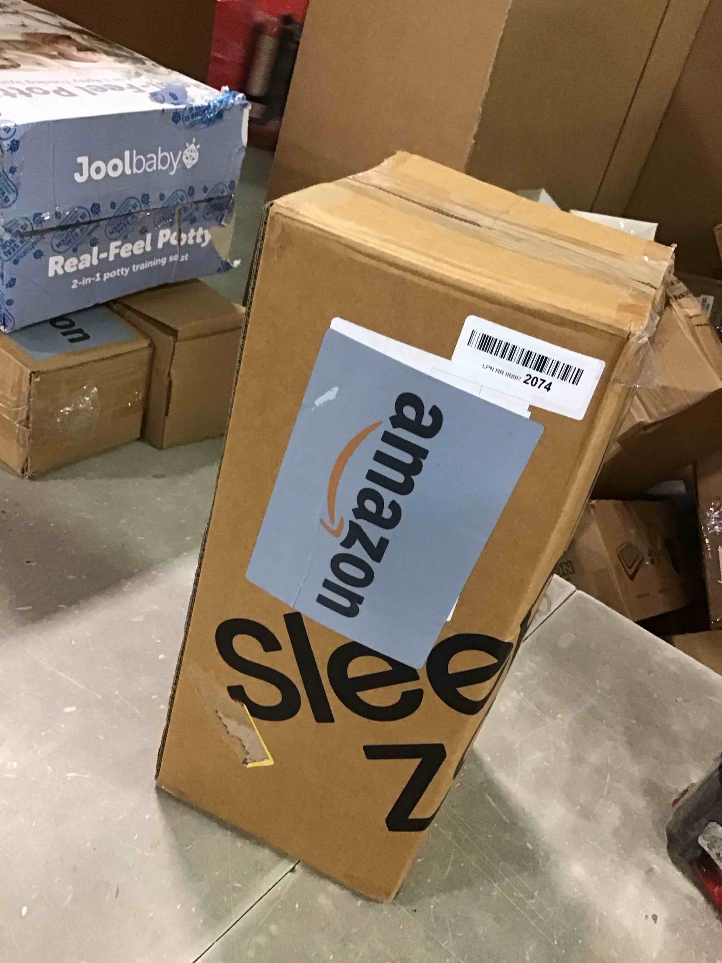 https://s3.amazonaws.com/lotting-images-prod/bidfta/RED6551826_1717091135489.jpeg