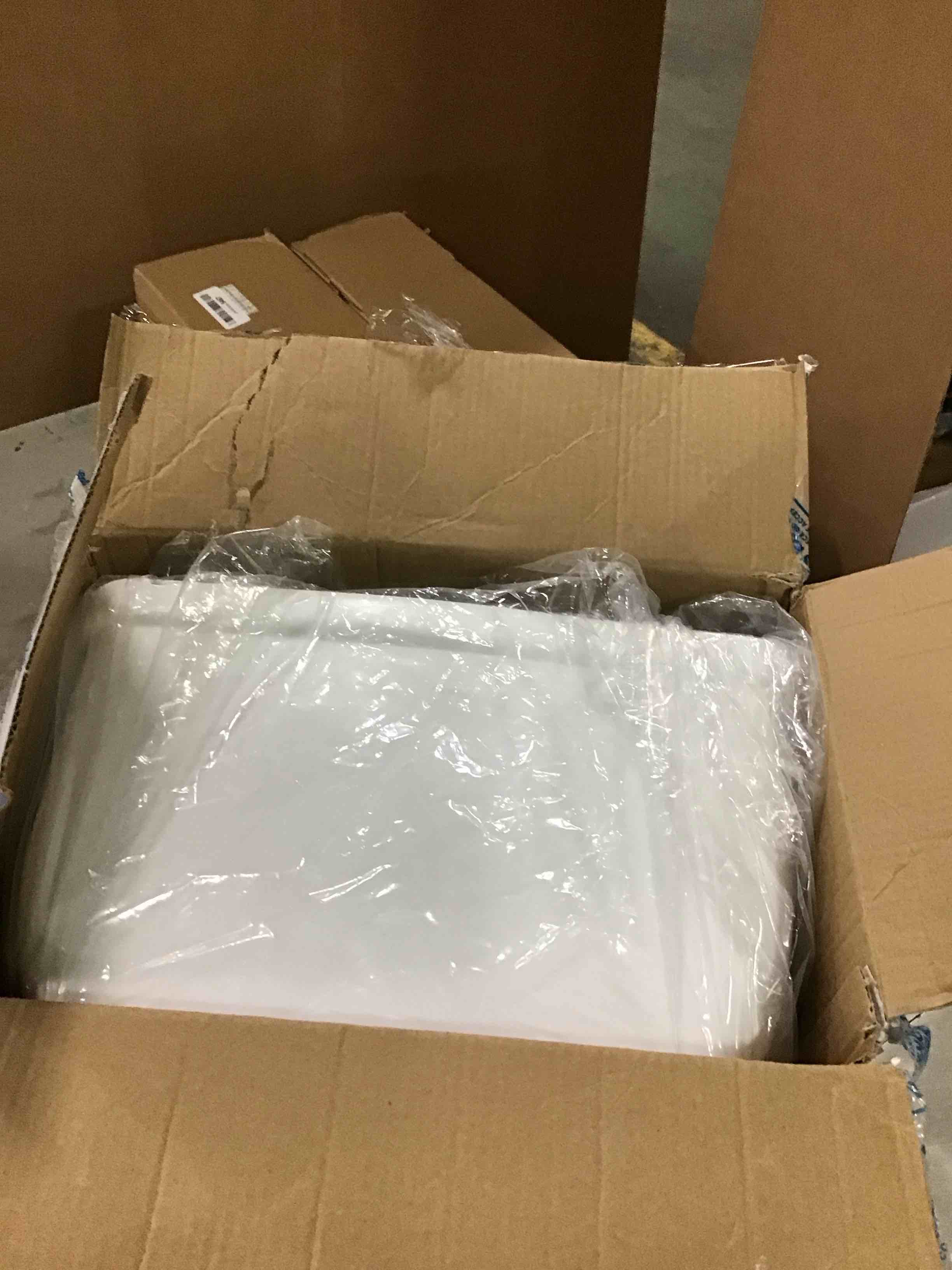 https://s3.amazonaws.com/lotting-images-prod/bidfta/RED6551827_1717091226512.jpeg