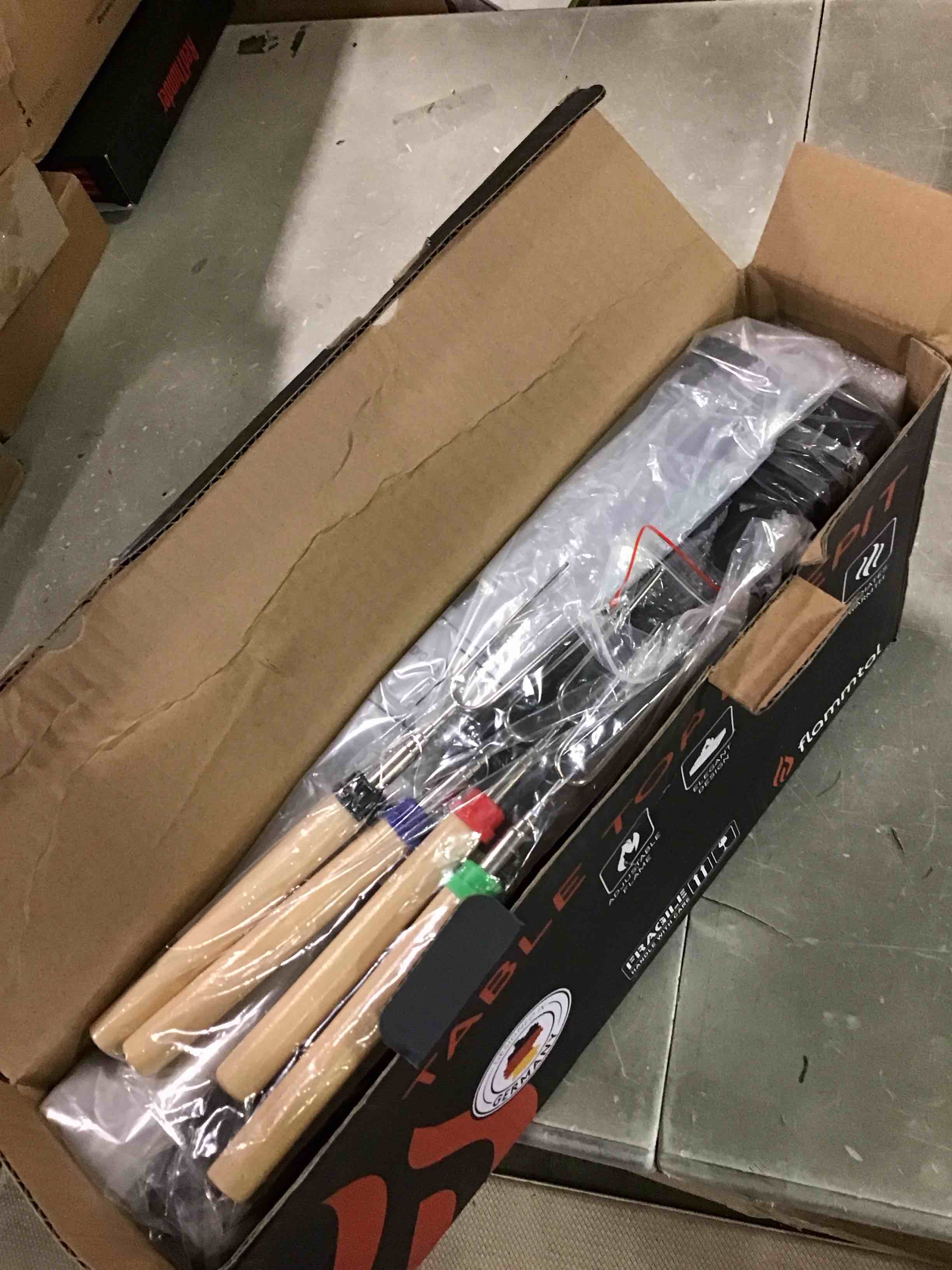 https://s3.amazonaws.com/lotting-images-prod/bidfta/RED6551831_1717091561661.jpeg