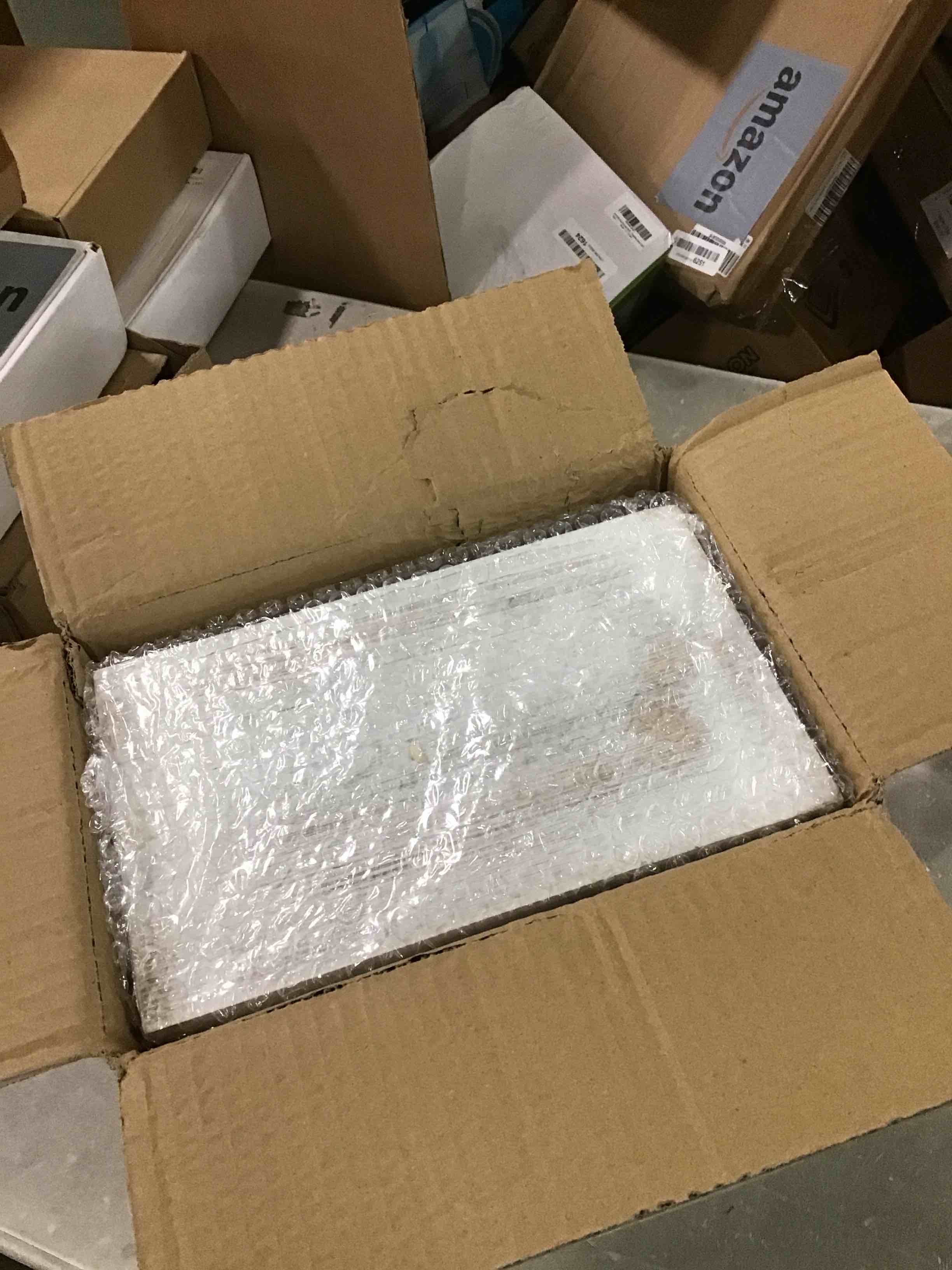 https://s3.amazonaws.com/lotting-images-prod/bidfta/RED6551840_1717094258095.jpeg