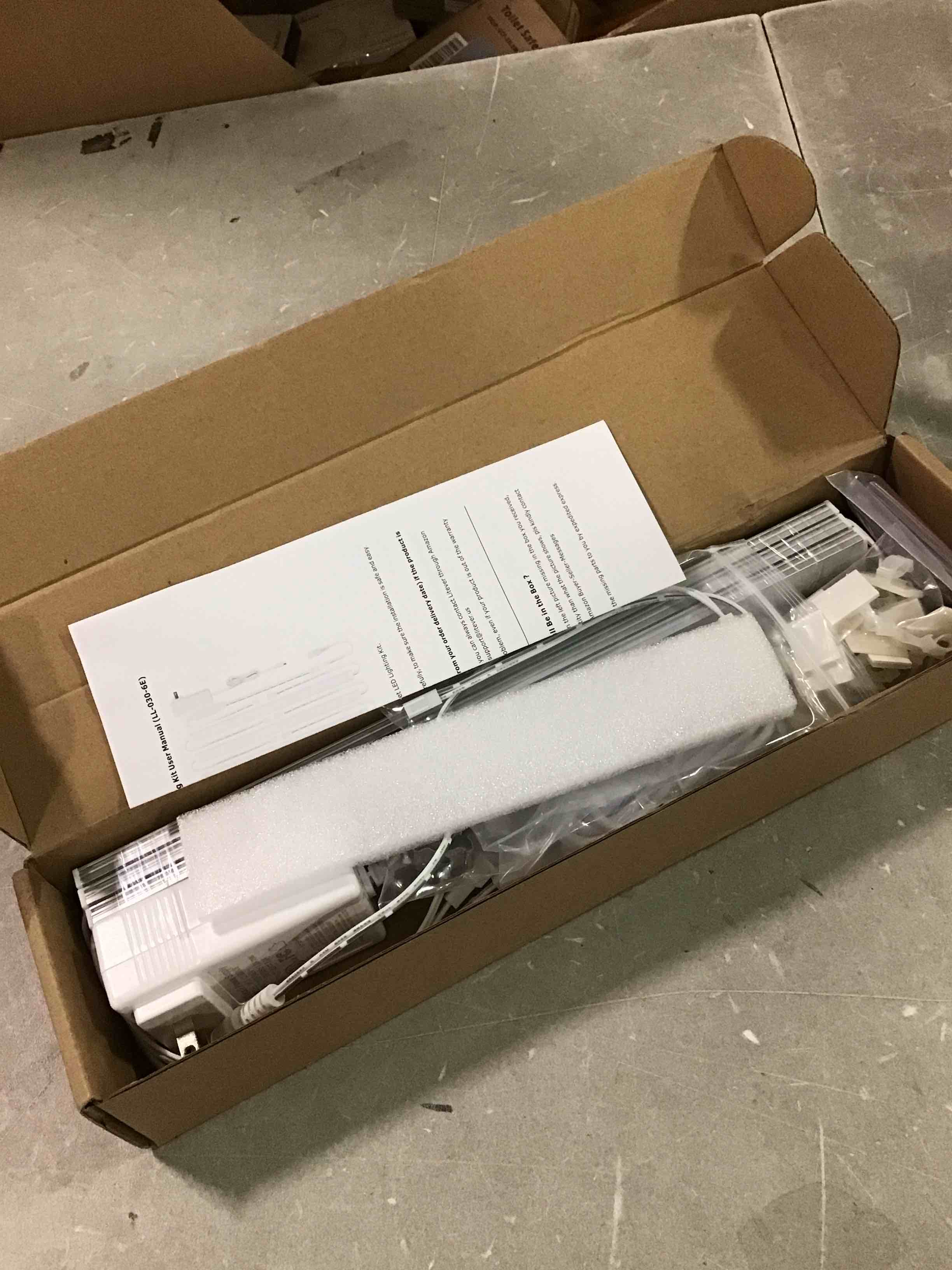 https://s3.amazonaws.com/lotting-images-prod/bidfta/RED6551917_1717099471539.jpeg