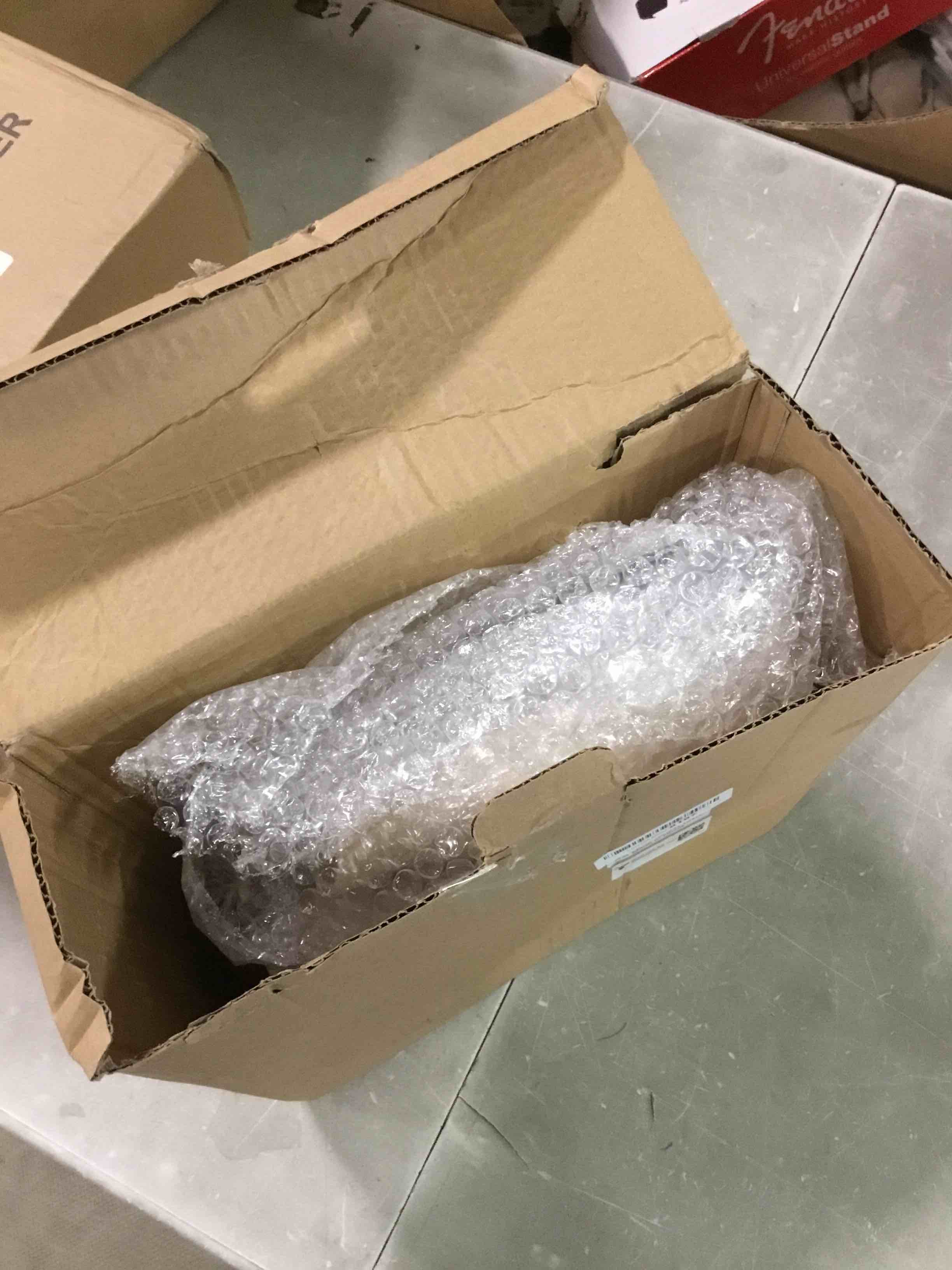 https://s3.amazonaws.com/lotting-images-prod/bidfta/RED6551935_1717157462625.jpeg
