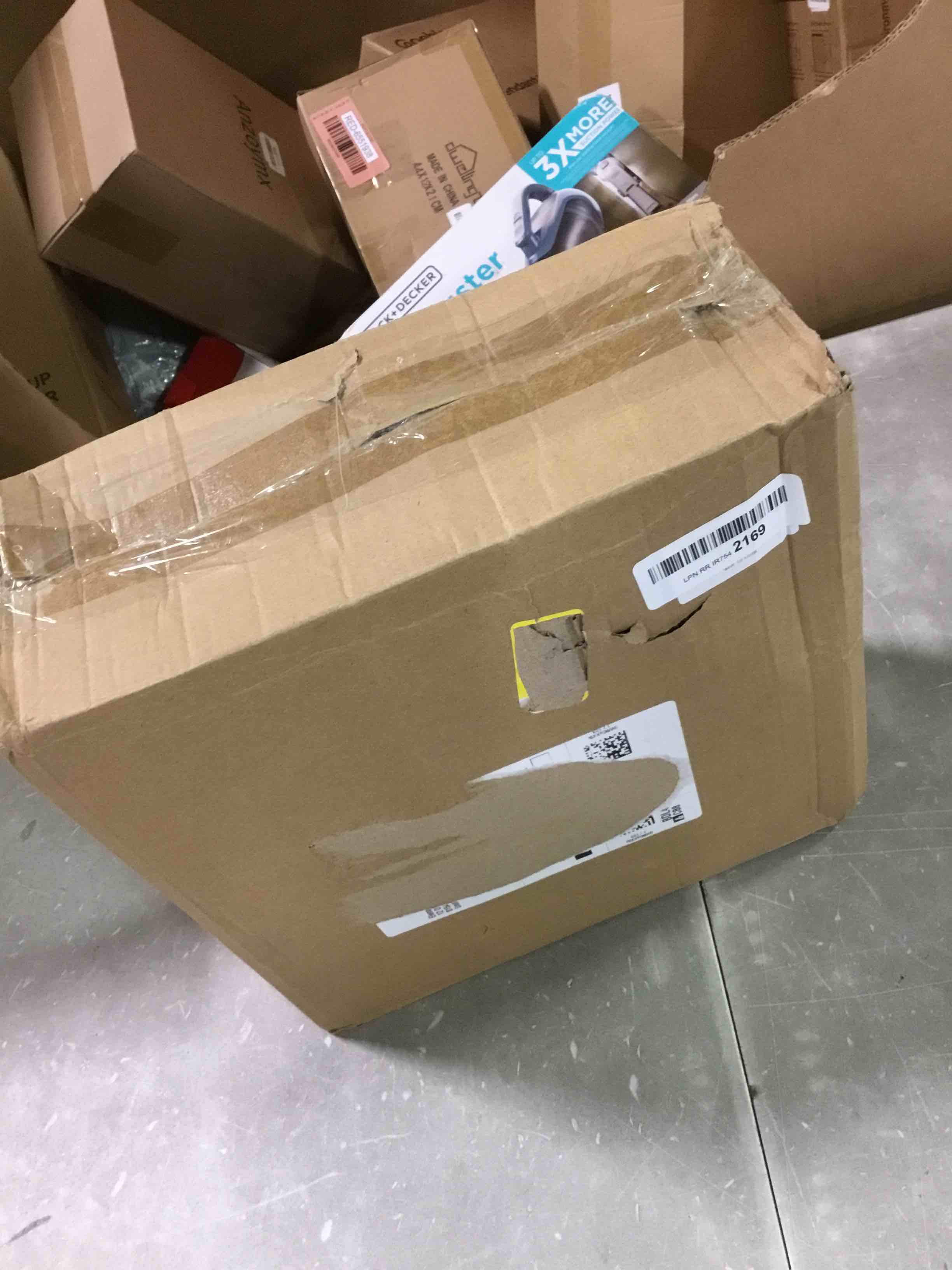 https://s3.amazonaws.com/lotting-images-prod/bidfta/RED6551943_1717158248546.jpeg