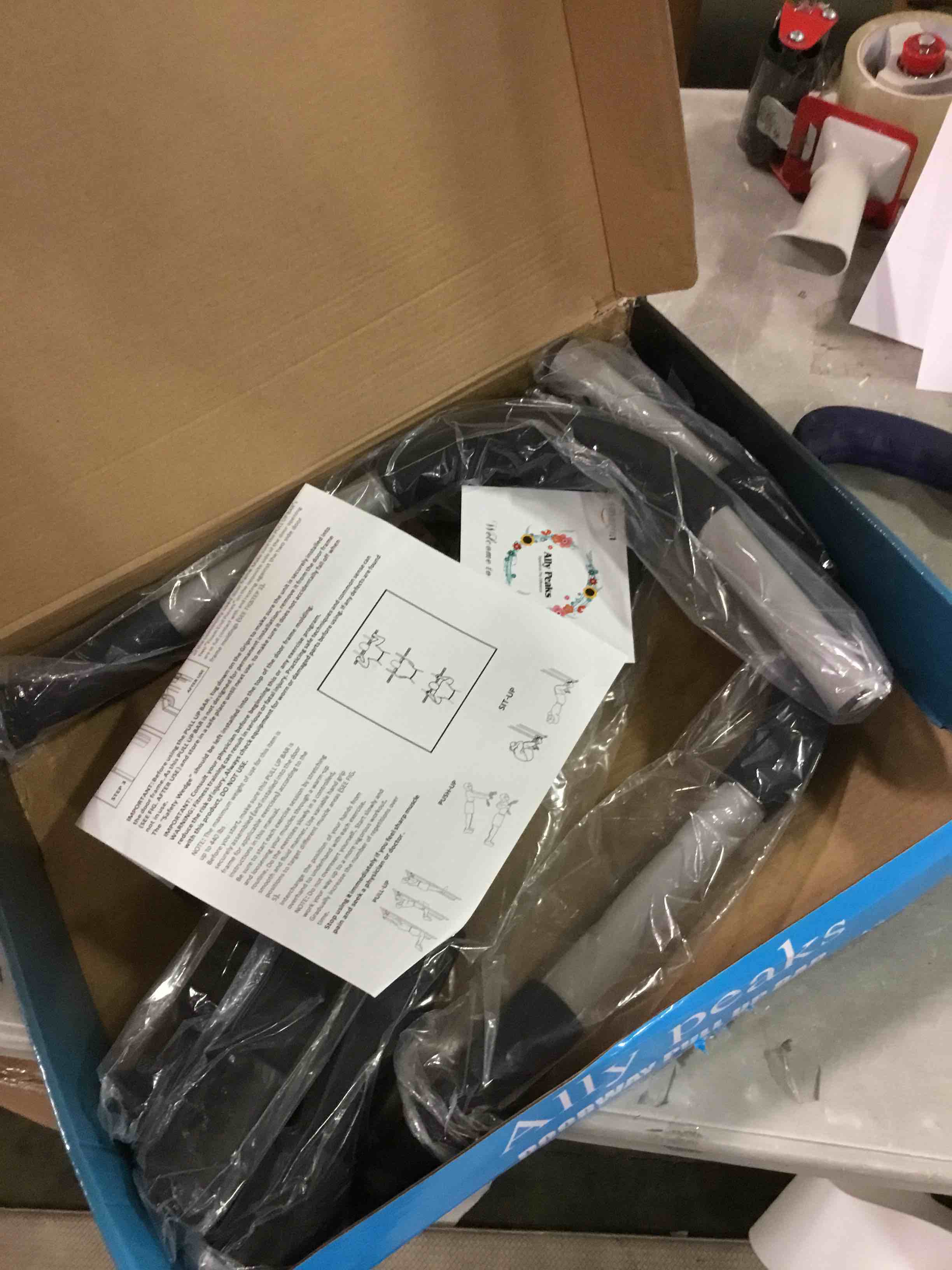 https://s3.amazonaws.com/lotting-images-prod/bidfta/RED6552034_1717166693124.jpeg