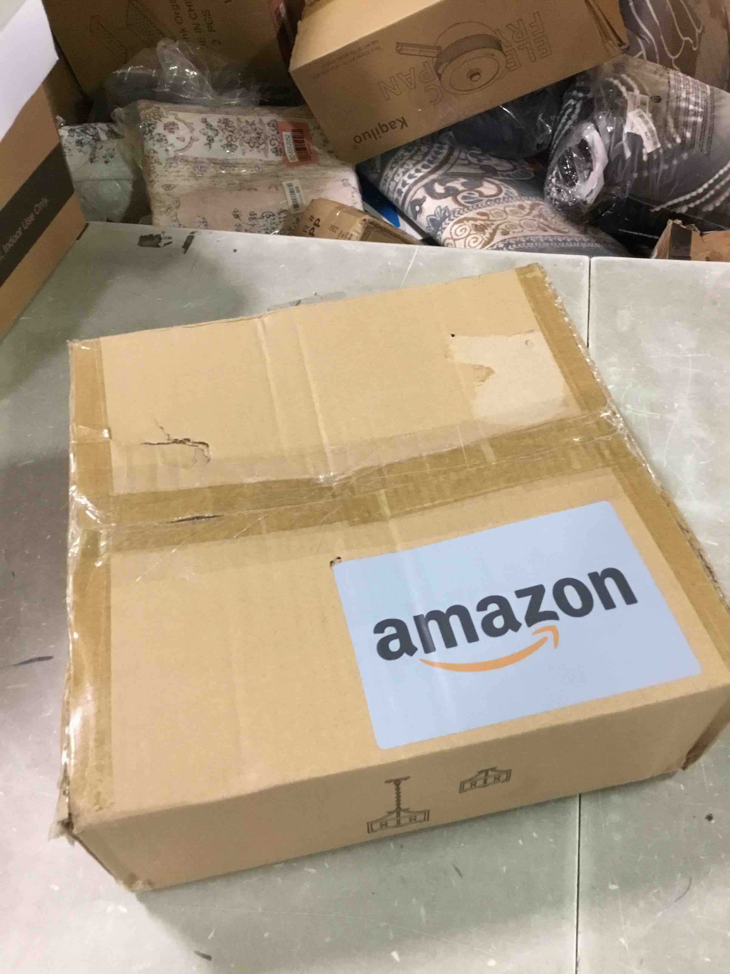 https://s3.amazonaws.com/lotting-images-prod/bidfta/RED6552060_1717169228300.jpeg