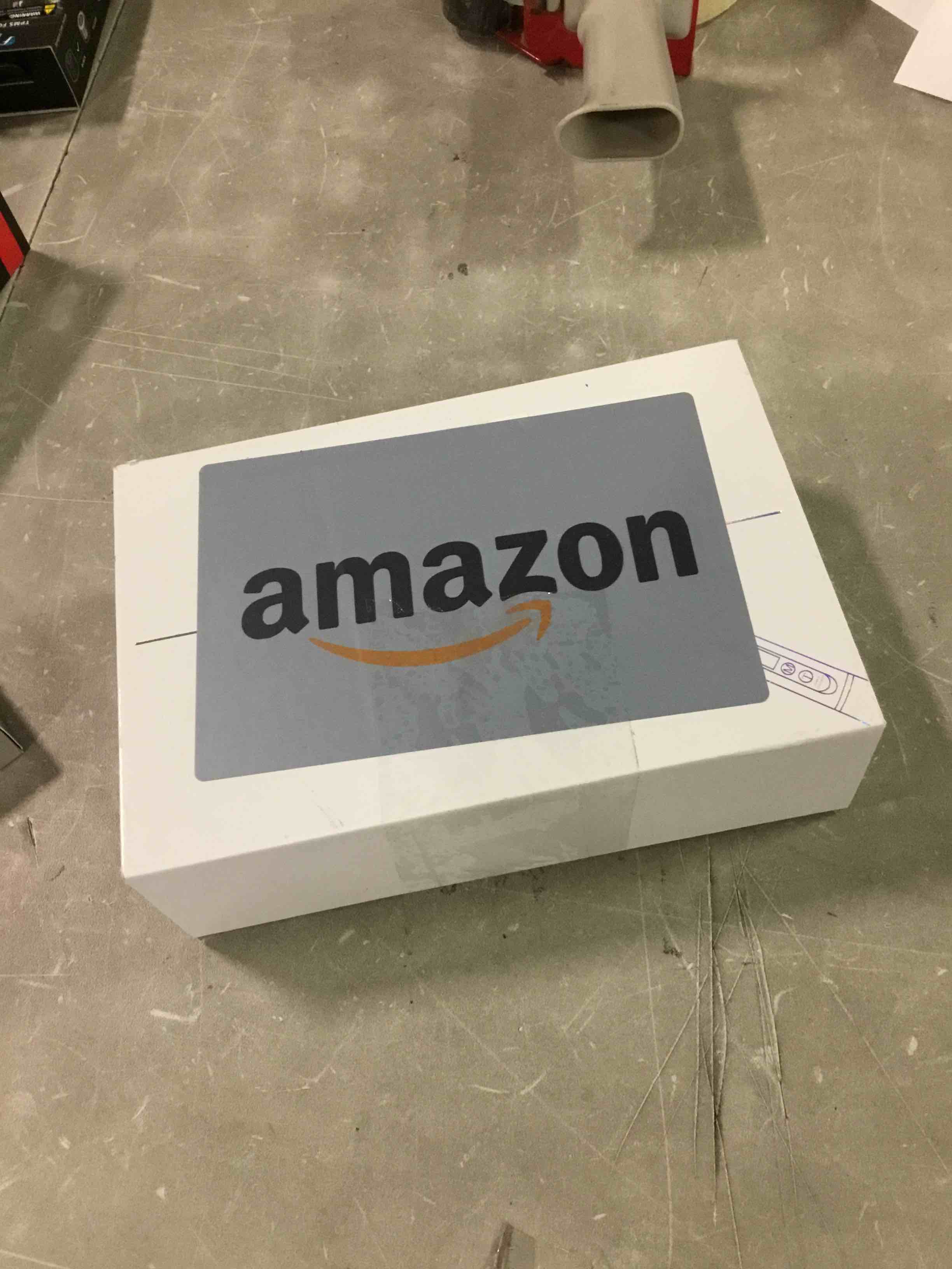 https://s3.amazonaws.com/lotting-images-prod/bidfta/RED6552108_1717175171279.jpeg