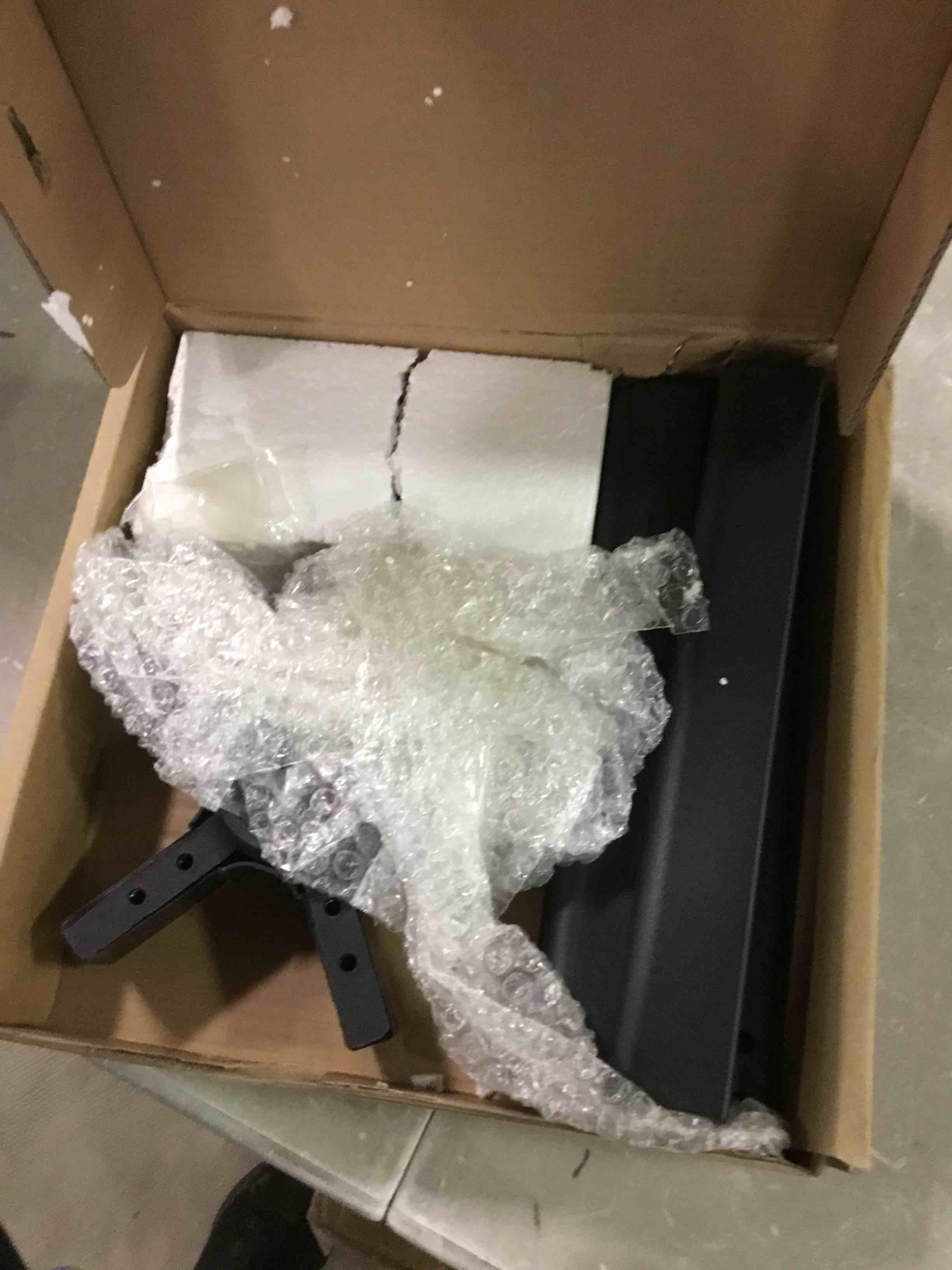 https://s3.amazonaws.com/lotting-images-prod/bidfta/RED6552170_1717181054362.jpeg