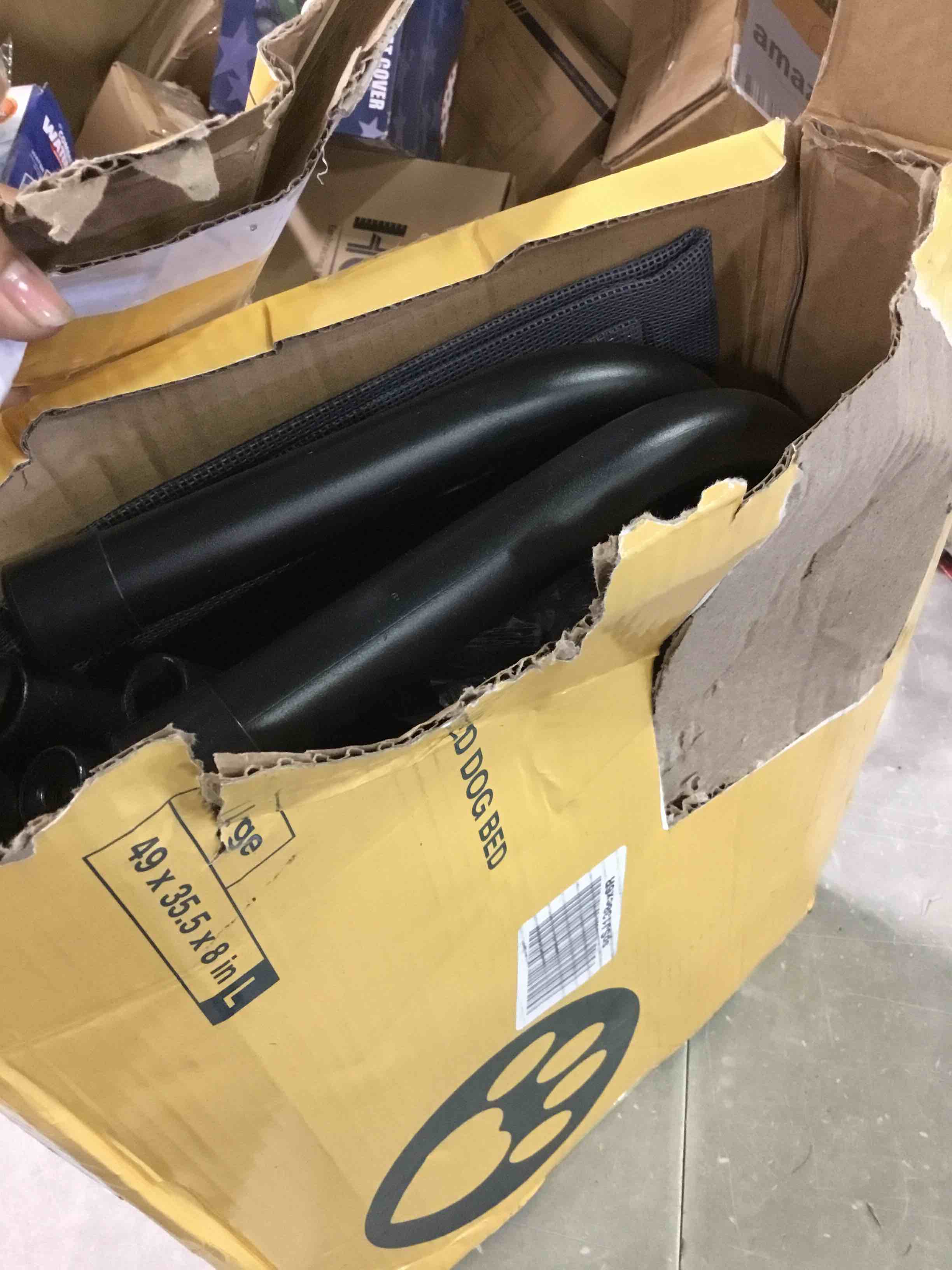 https://s3.amazonaws.com/lotting-images-prod/bidfta/RED6552173_1717181197621.jpeg