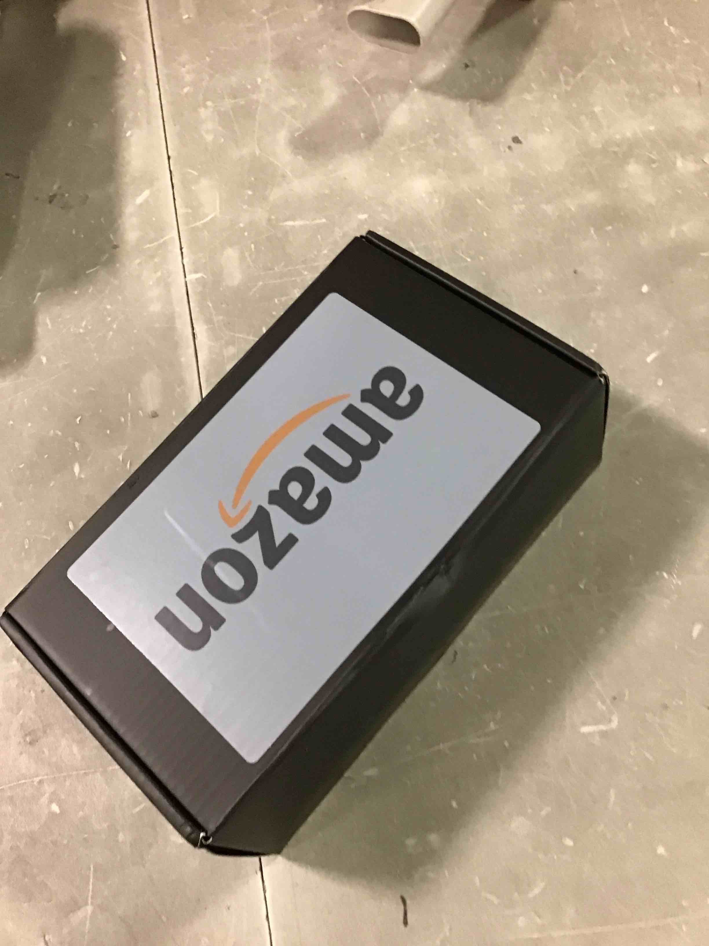 https://s3.amazonaws.com/lotting-images-prod/bidfta/RED6552253_1717185756309.jpeg