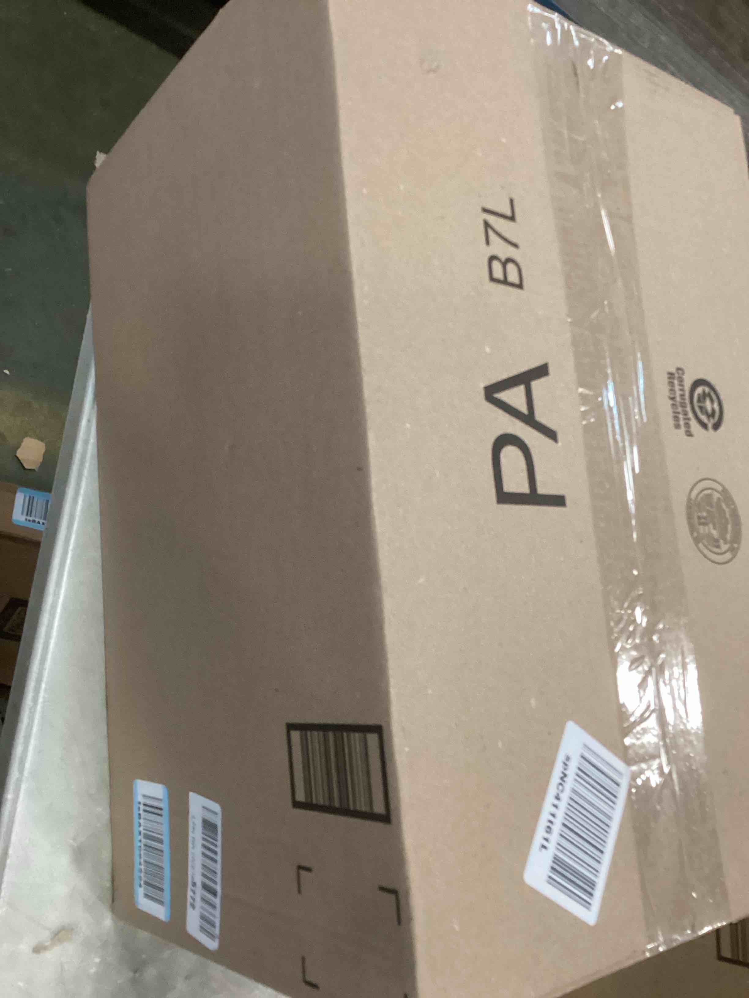https://s3.amazonaws.com/lotting-images-prod/bidfta/RED6552493_1716645753102.jpeg