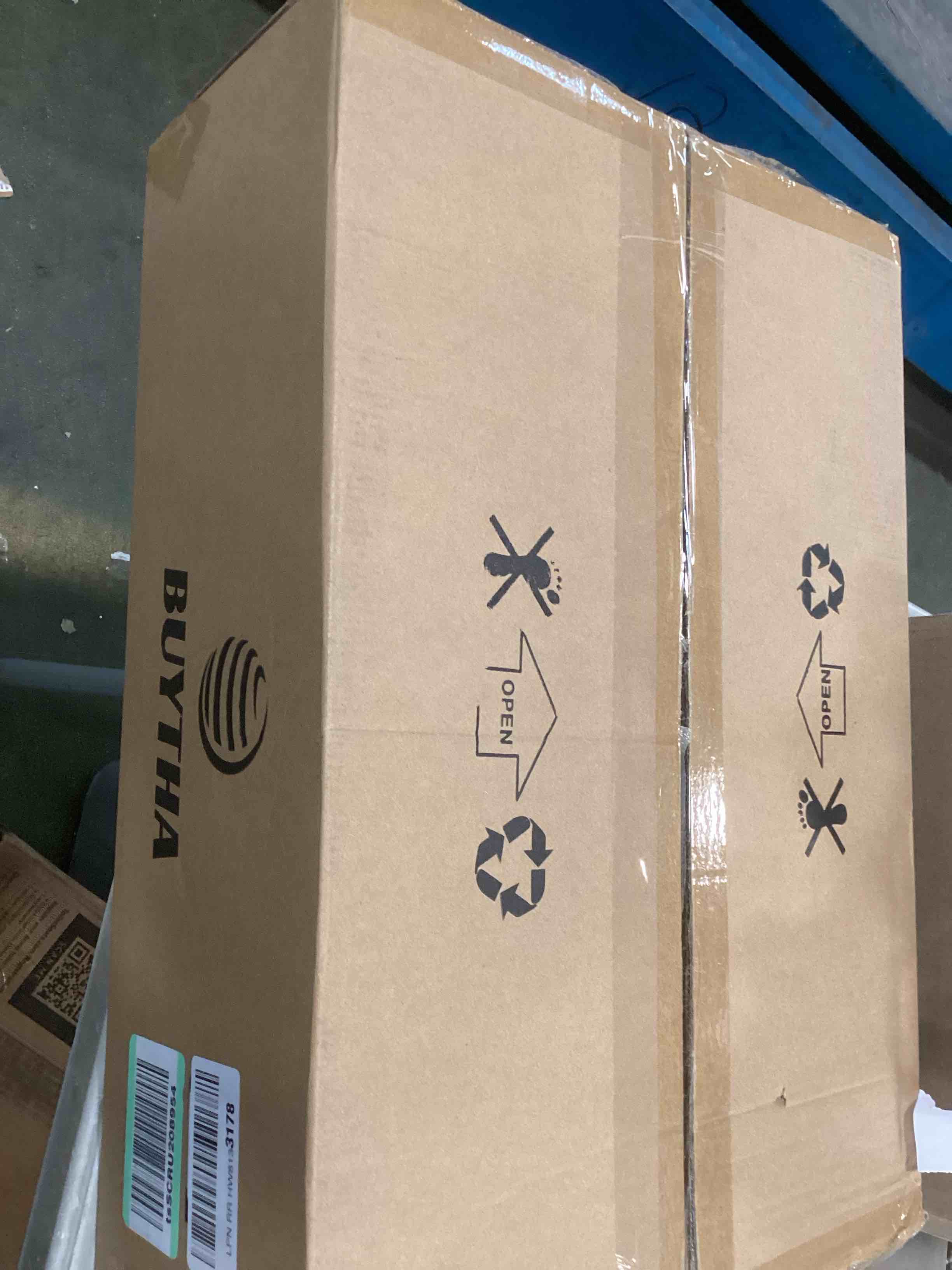 https://s3.amazonaws.com/lotting-images-prod/bidfta/RED6552574_1716654236434.jpeg