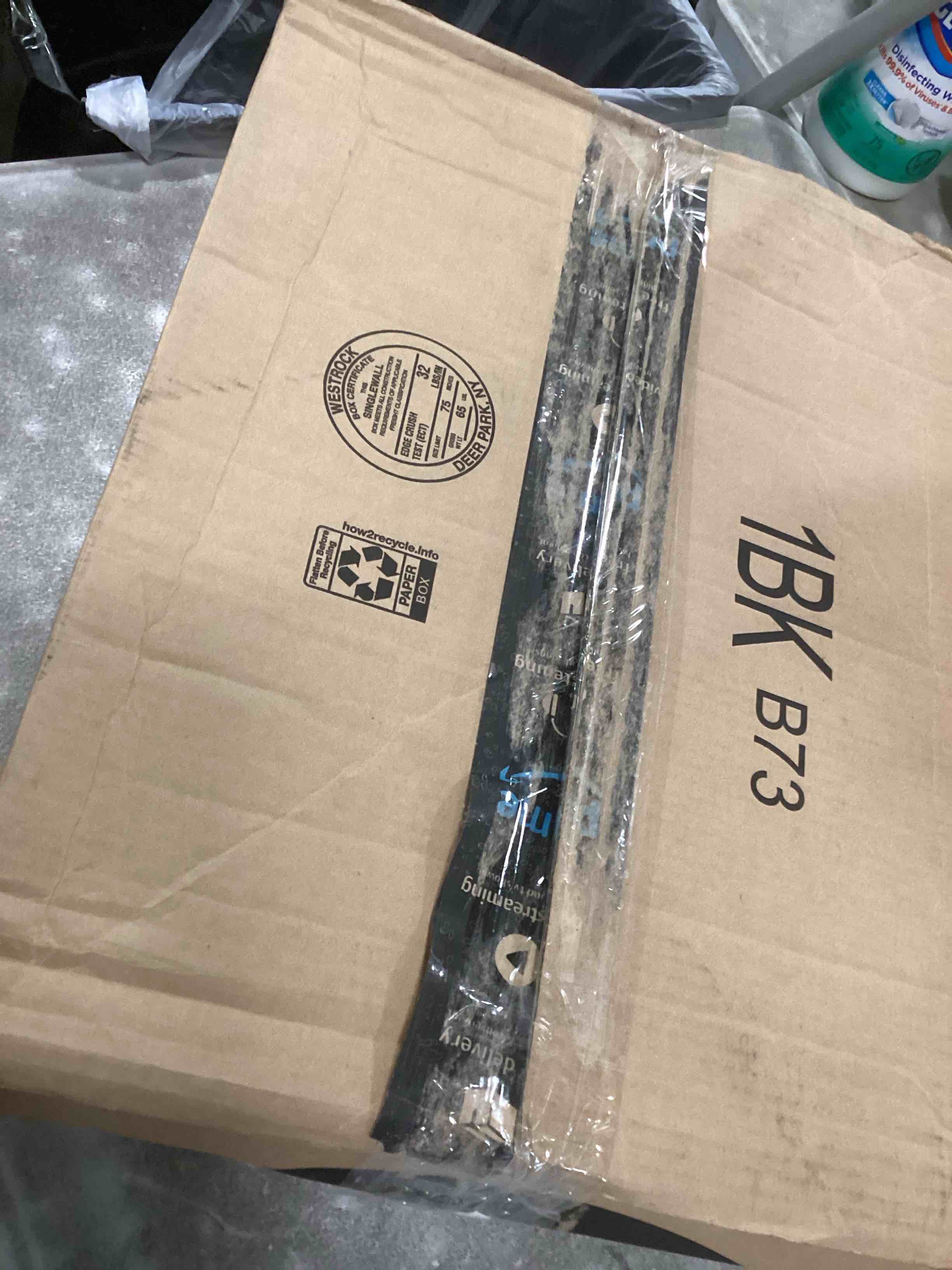 https://s3.amazonaws.com/lotting-images-prod/bidfta/RED6552625_1716899171286.jpeg