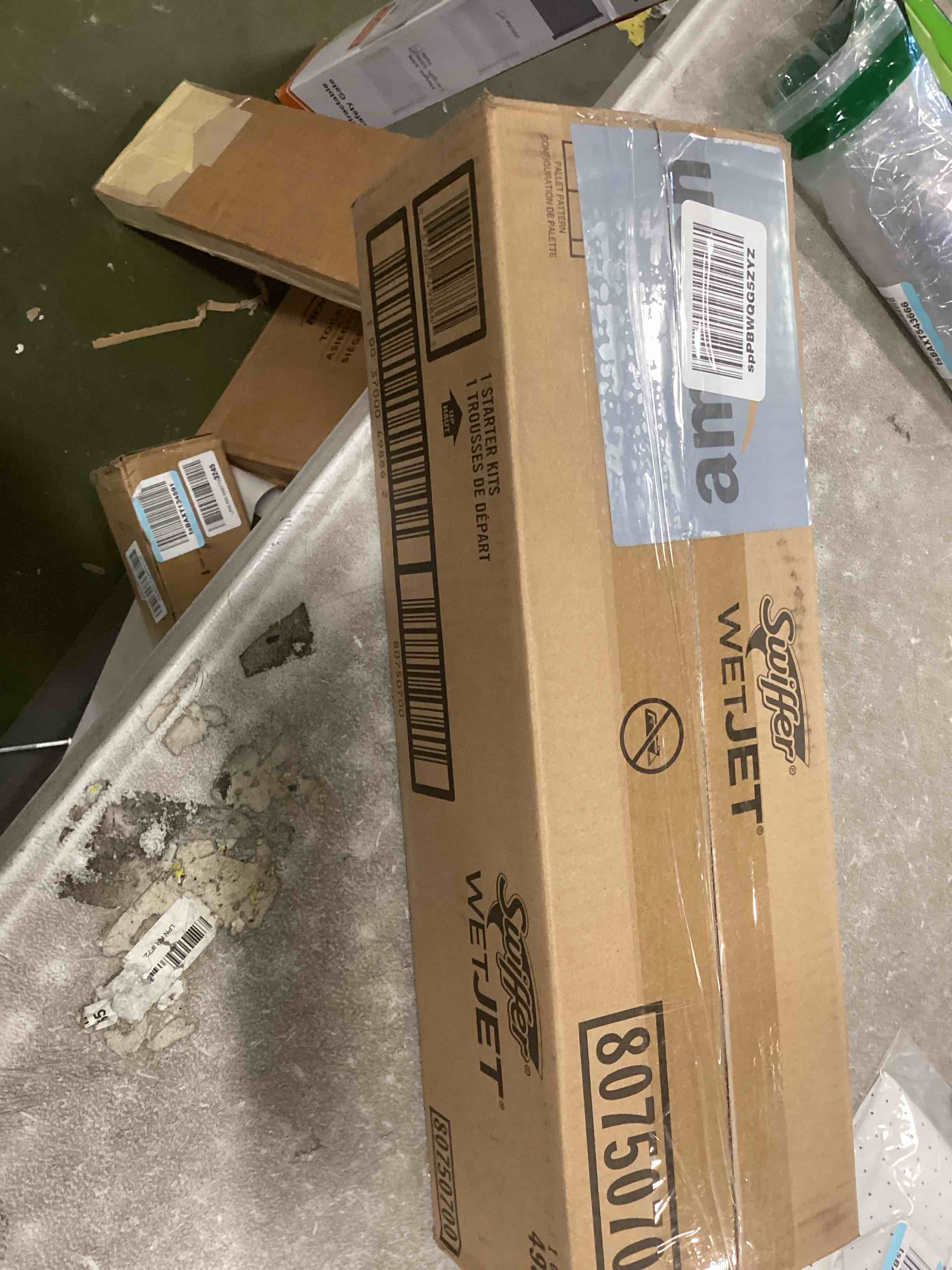 https://s3.amazonaws.com/lotting-images-prod/bidfta/RED6552707_1716909433137.jpeg