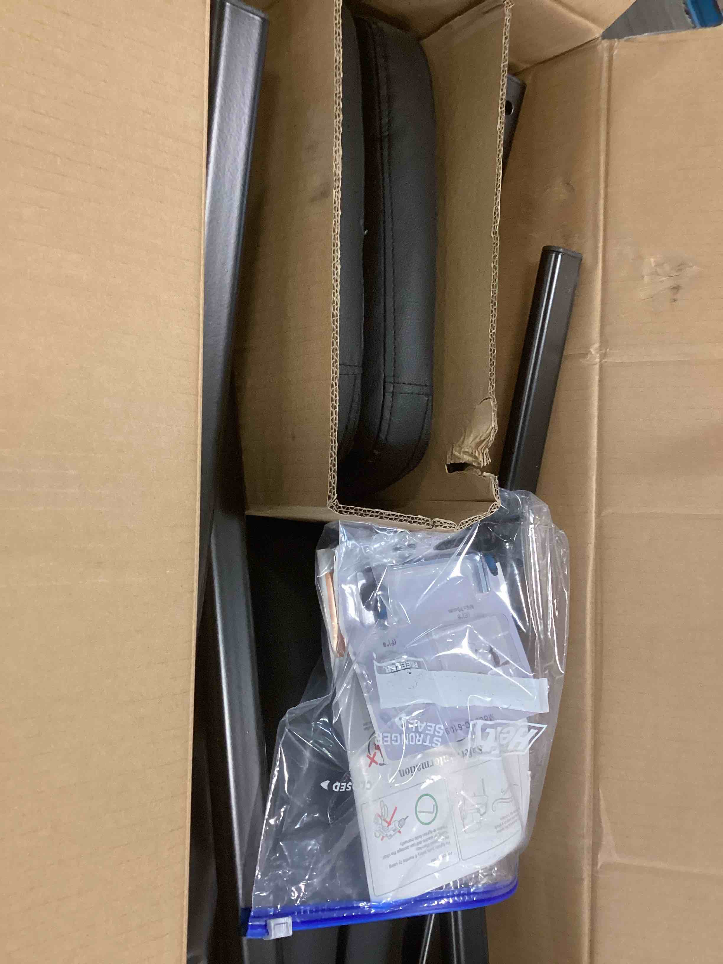 https://s3.amazonaws.com/lotting-images-prod/bidfta/RED6552768_1716918340727.jpeg