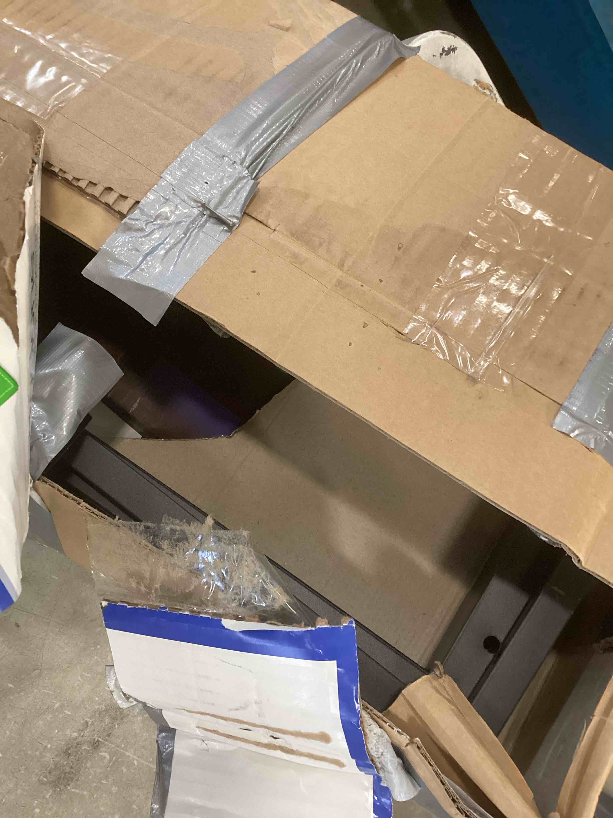 https://s3.amazonaws.com/lotting-images-prod/bidfta/RED6552912_1716989501090.jpeg