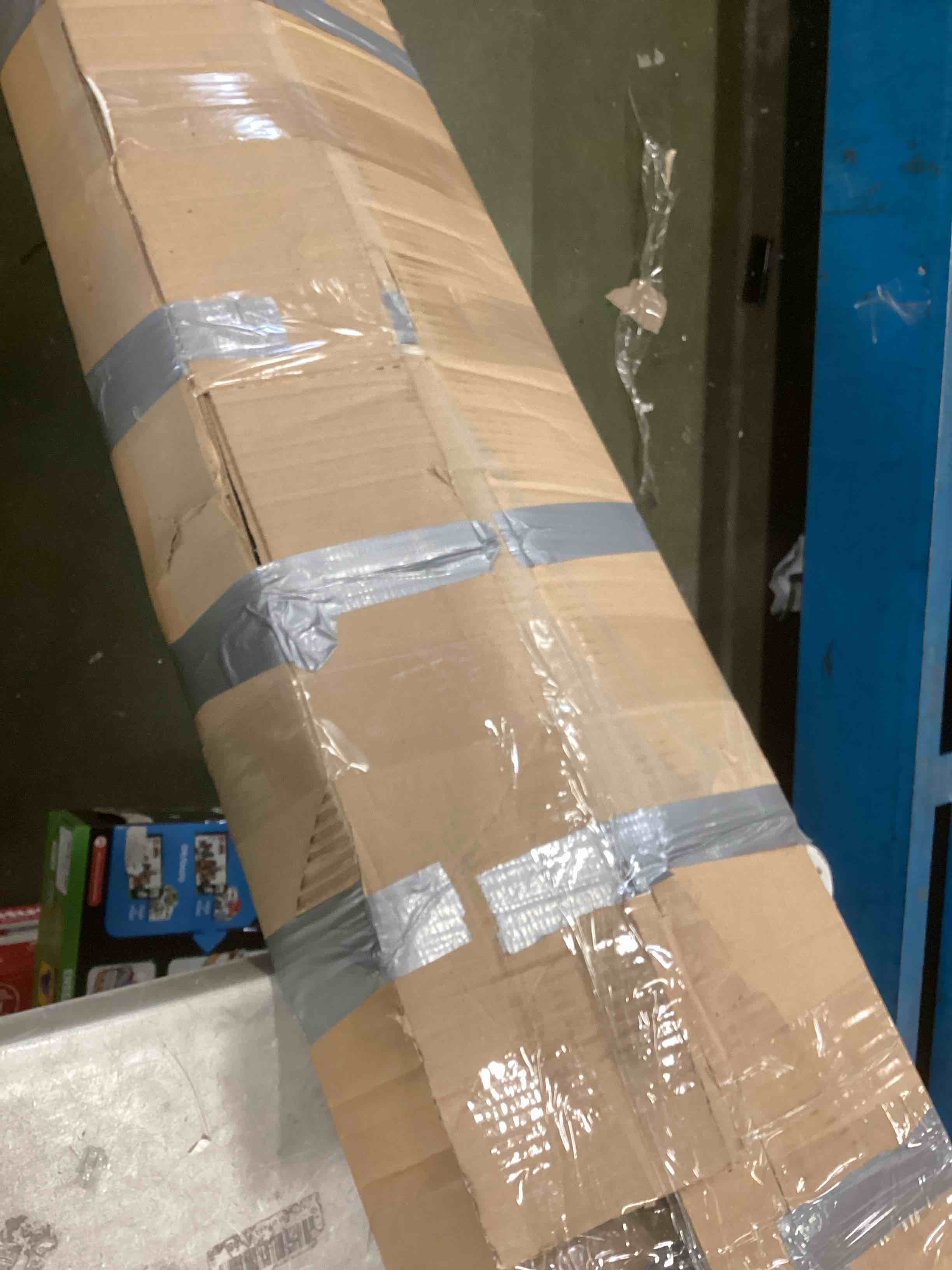 https://s3.amazonaws.com/lotting-images-prod/bidfta/RED6552912_1716989550380.jpeg