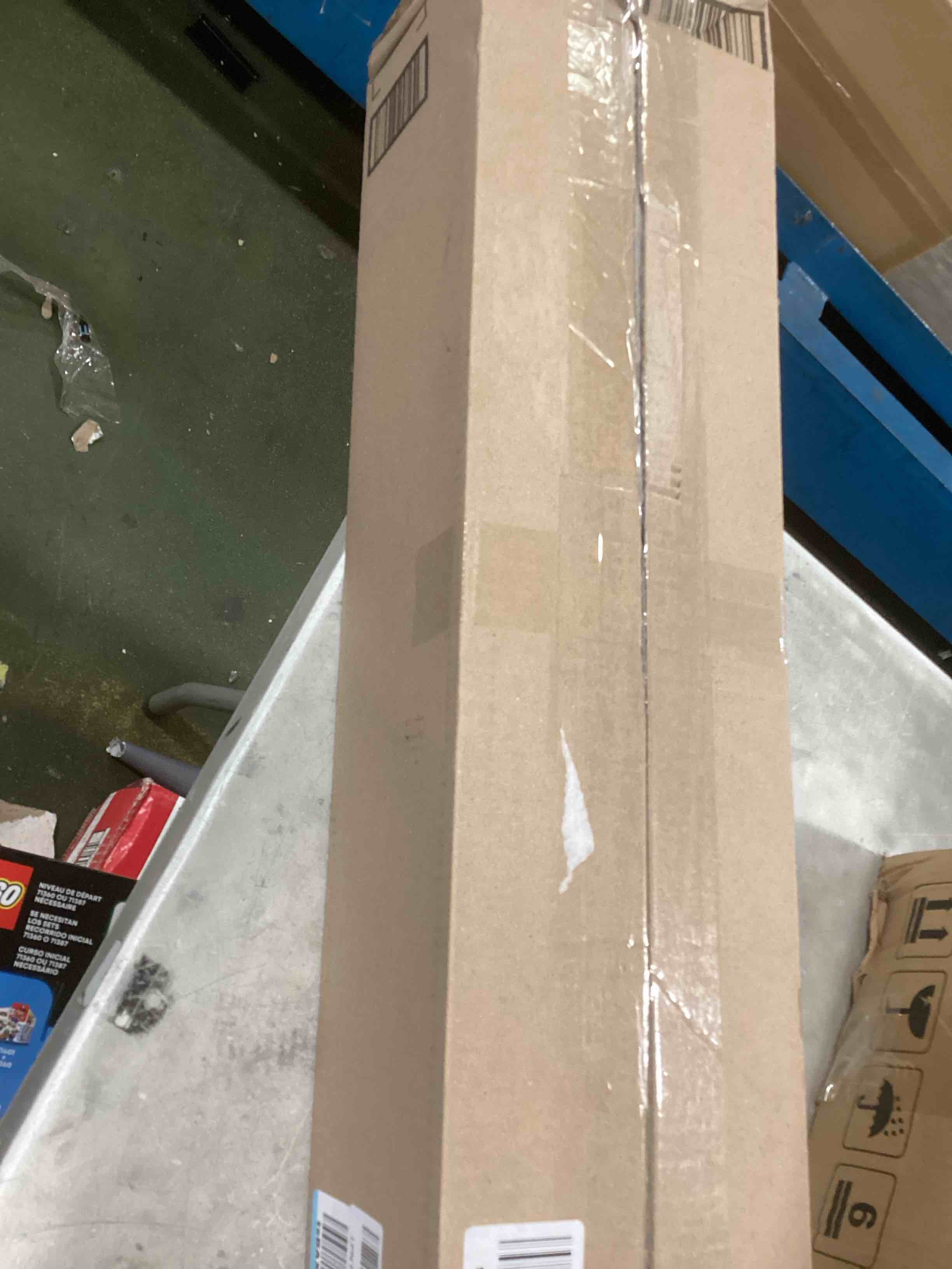 https://s3.amazonaws.com/lotting-images-prod/bidfta/RED6552987_1716999672599.jpeg