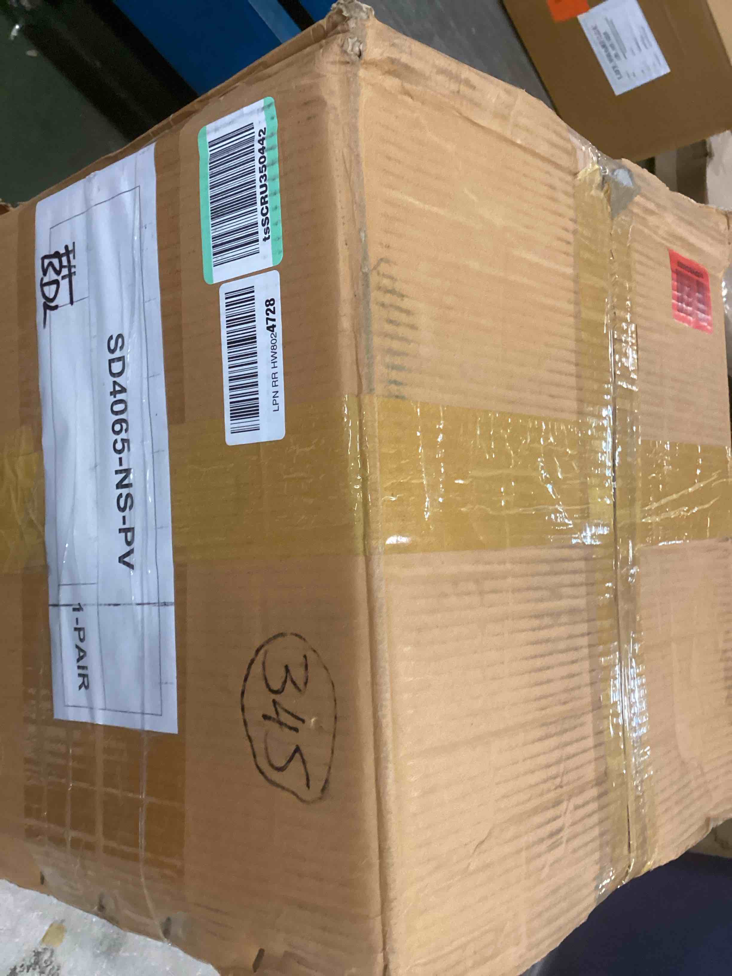 https://s3.amazonaws.com/lotting-images-prod/bidfta/RED6553087_1717013846726.jpeg