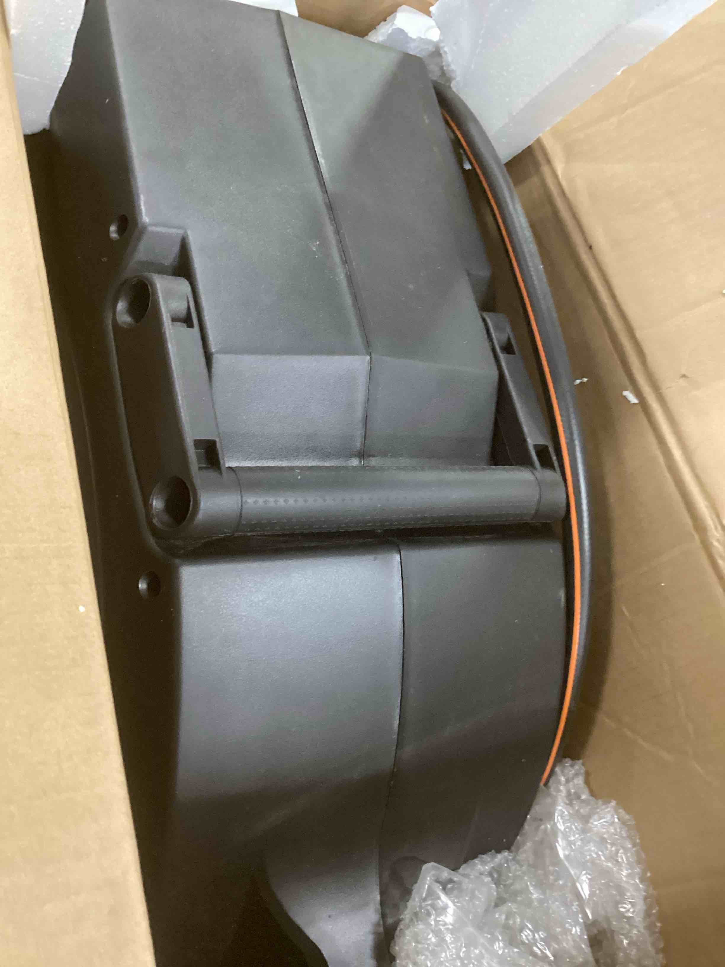 https://s3.amazonaws.com/lotting-images-prod/bidfta/RED6553116_1717069686531.jpeg