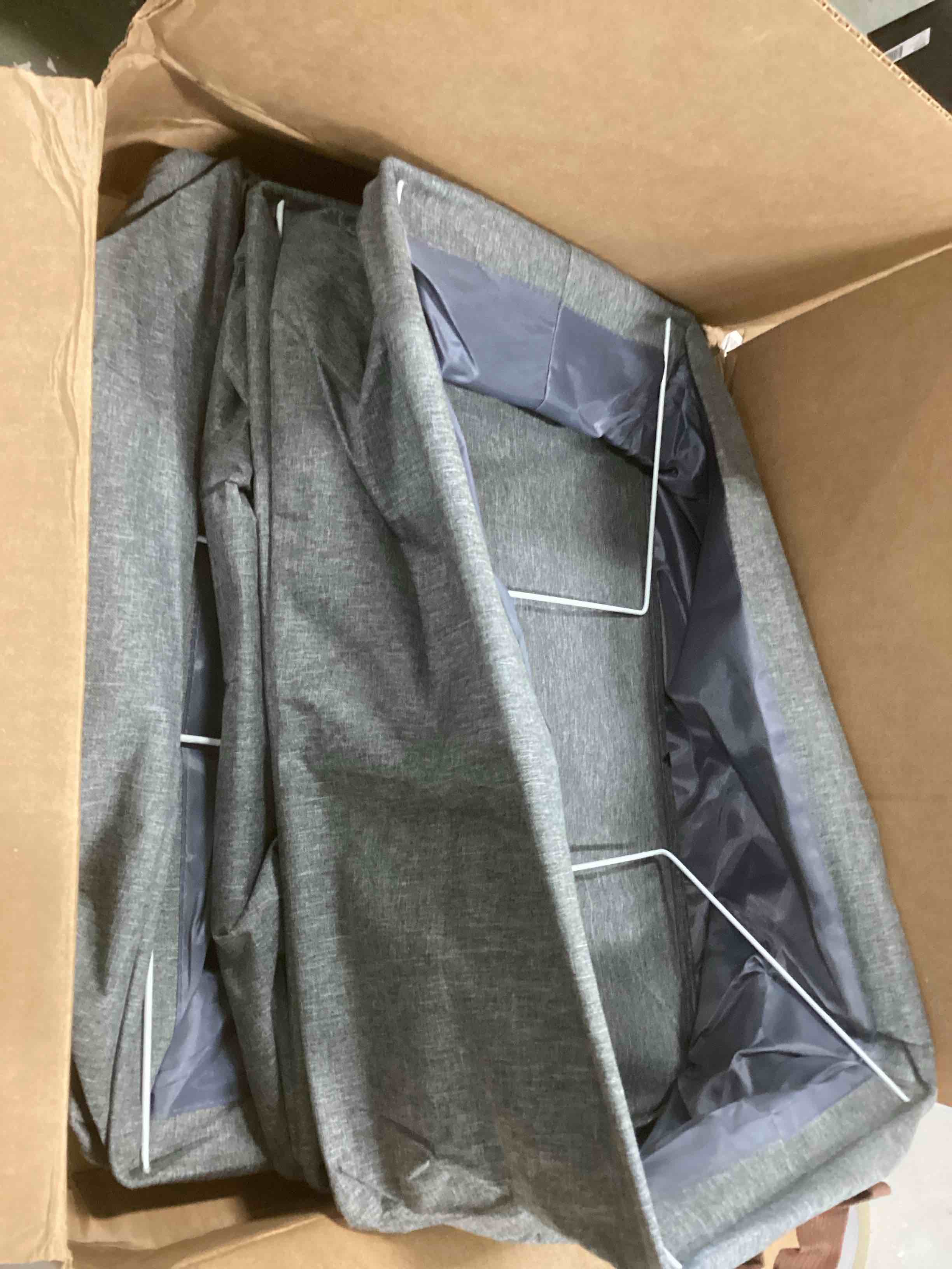 https://s3.amazonaws.com/lotting-images-prod/bidfta/RED6553125_1717070935985.jpeg