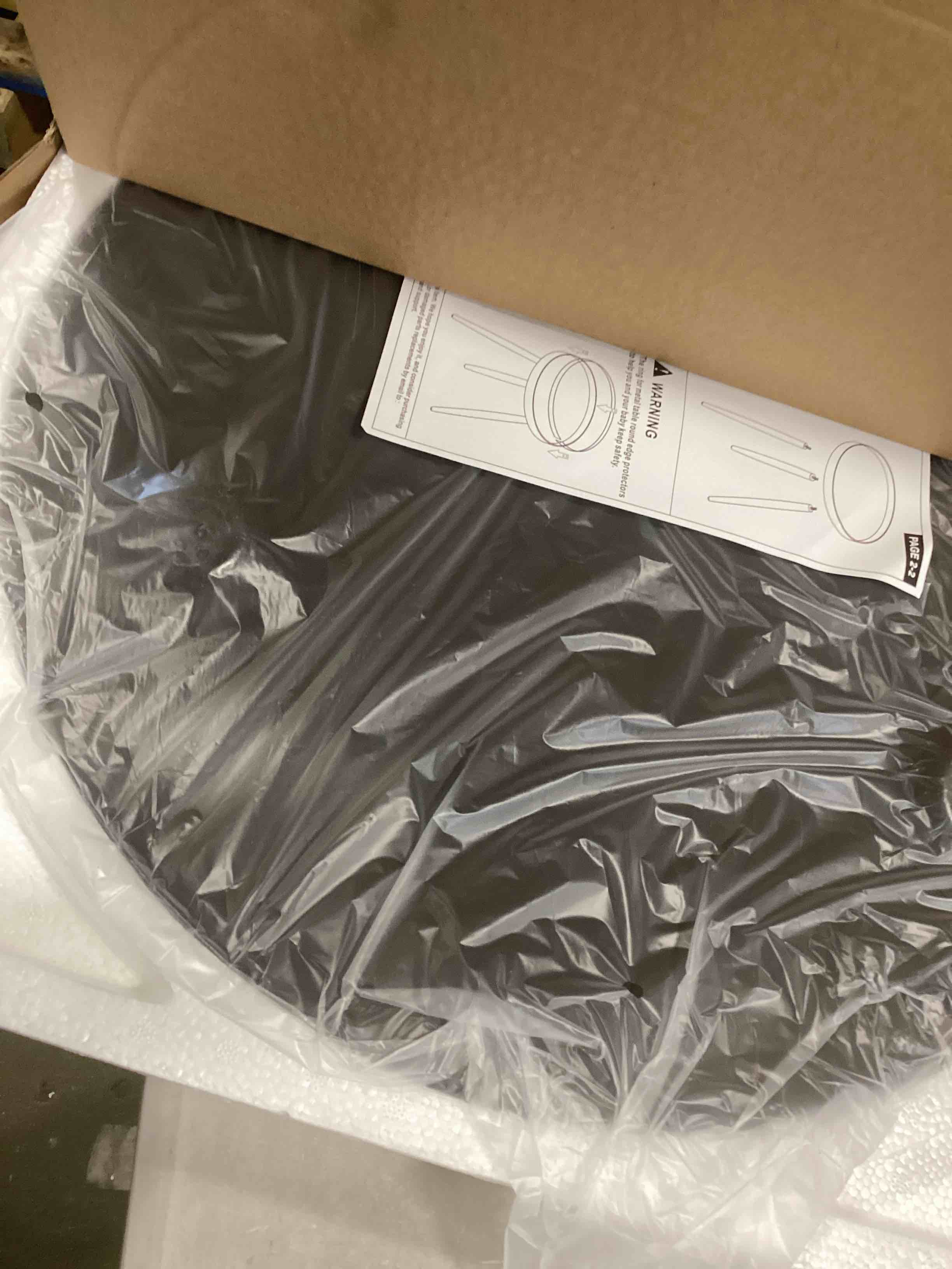 https://s3.amazonaws.com/lotting-images-prod/bidfta/RED6553192_1717079645281.jpeg