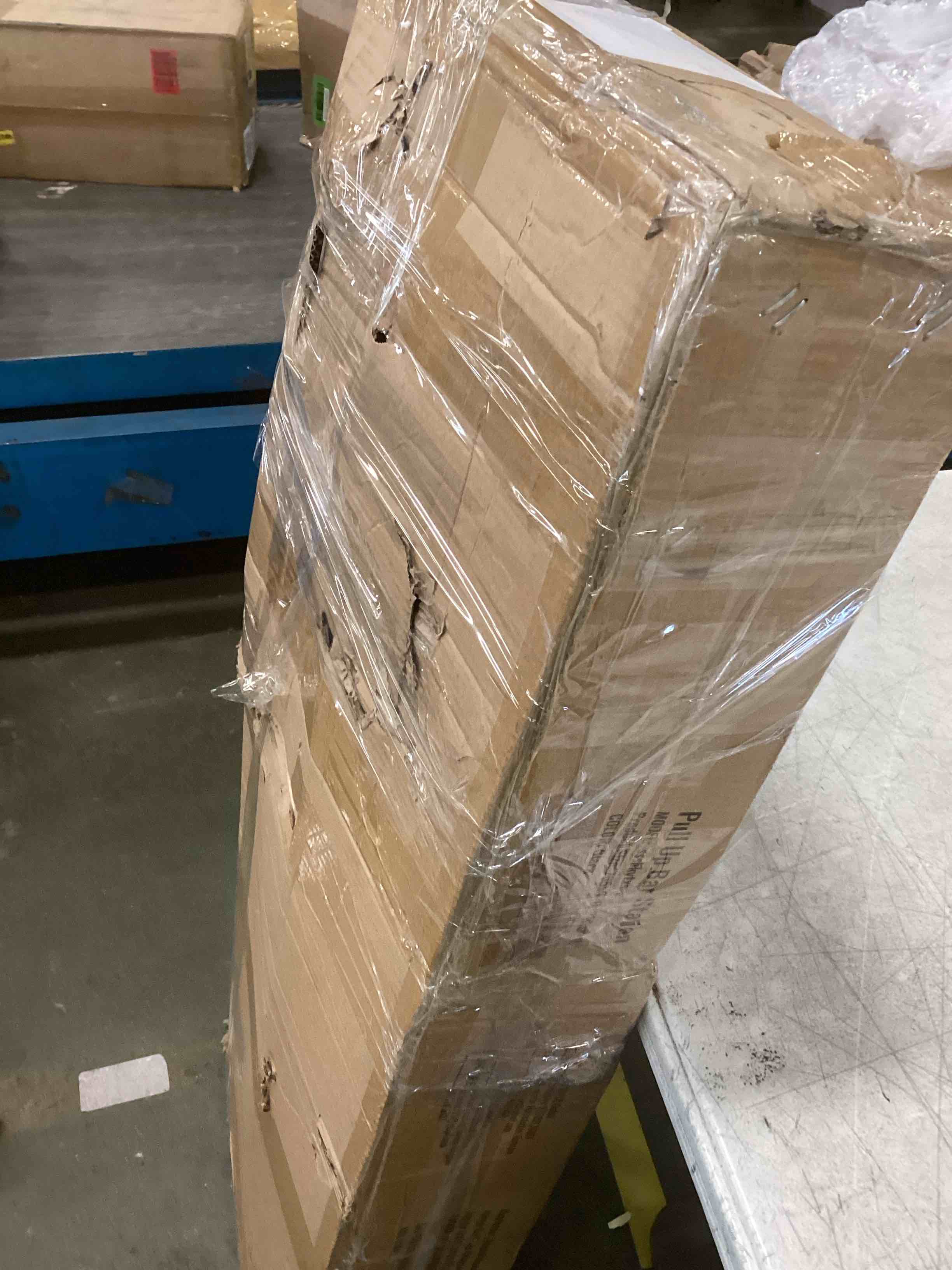https://s3.amazonaws.com/lotting-images-prod/bidfta/RED6553343_1717155502572.jpeg