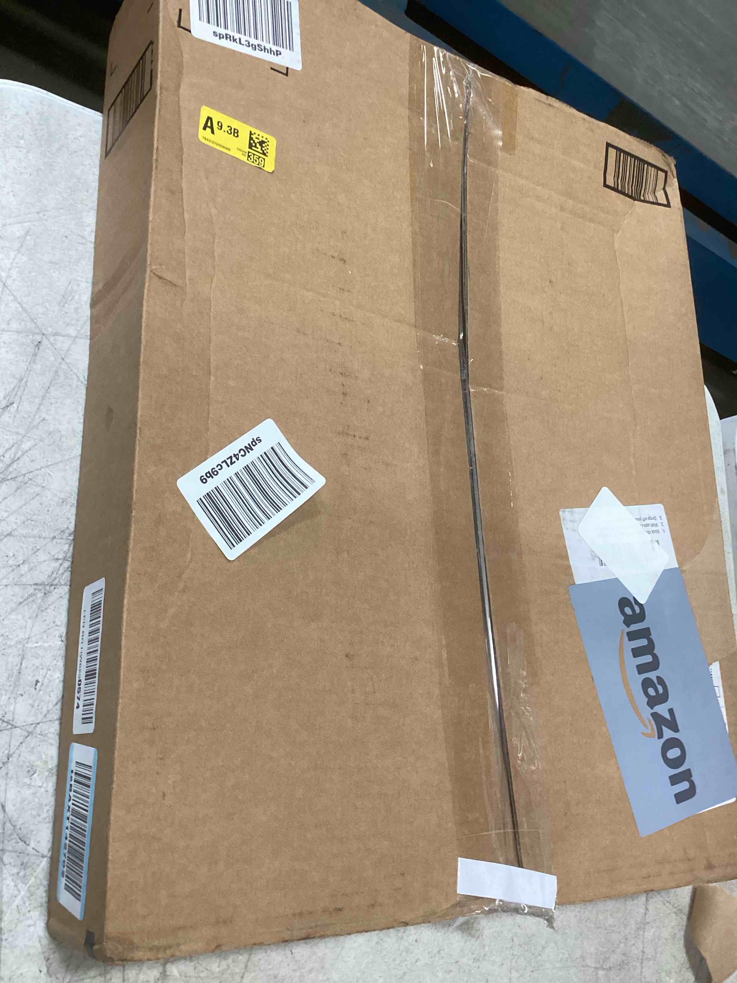 https://s3.amazonaws.com/lotting-images-prod/bidfta/RED6553618_1717258768838.jpeg