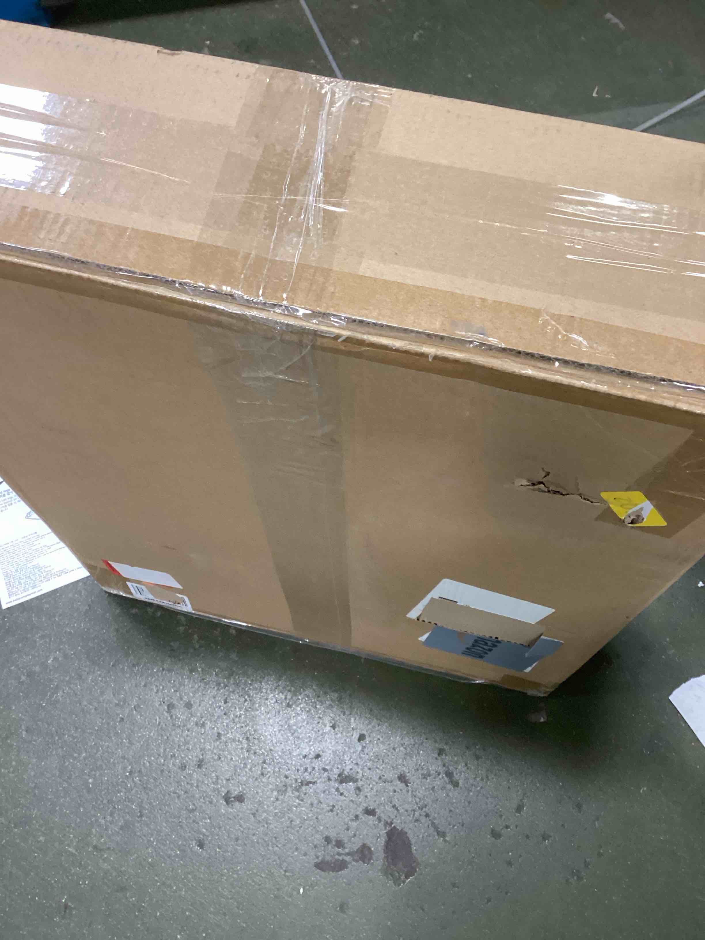 https://s3.amazonaws.com/lotting-images-prod/bidfta/RED6553692_1717353643099.jpeg