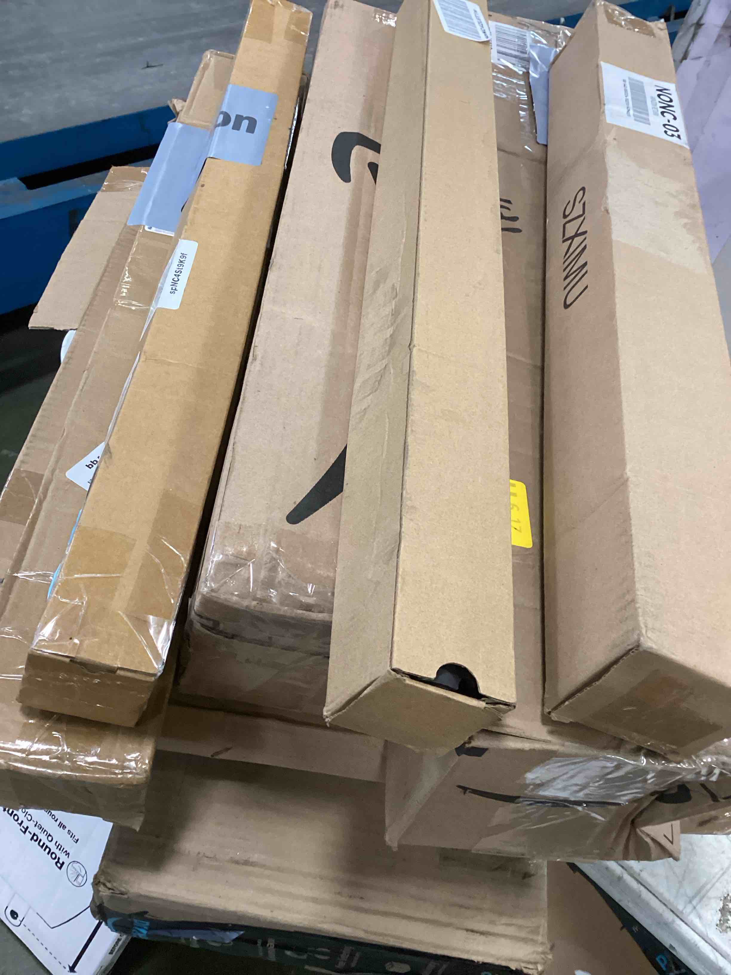 Assorted of  Products for the Maintenance or Decoration of the Home (it can include a variety of sizes and models)