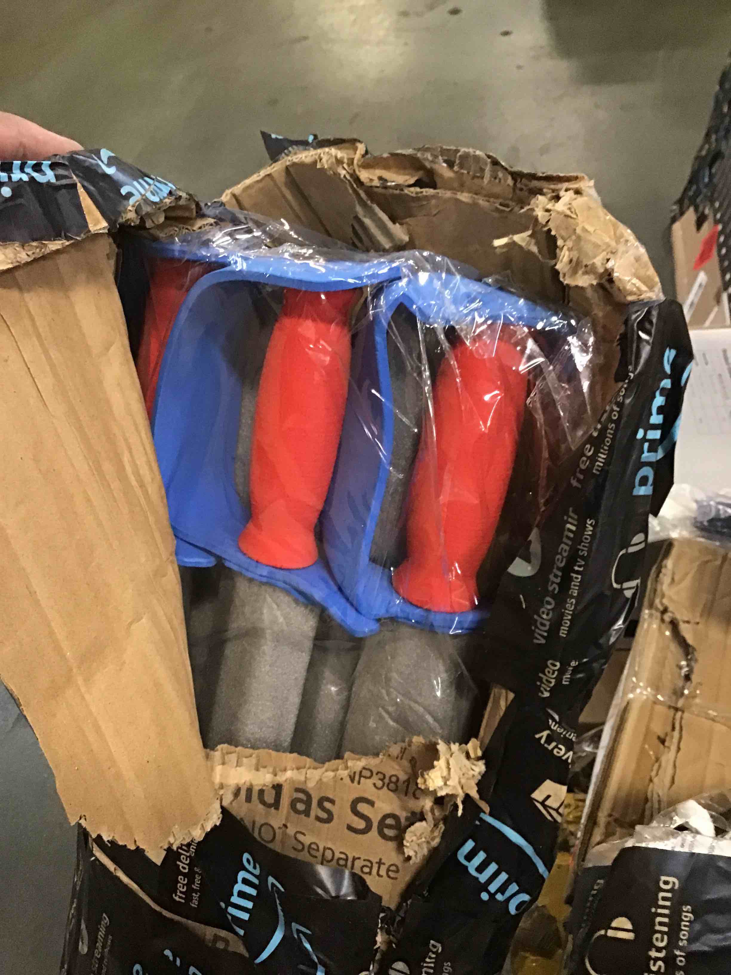 https://s3.amazonaws.com/lotting-images-prod/bidfta/RED6554924_1716904549210.jpeg