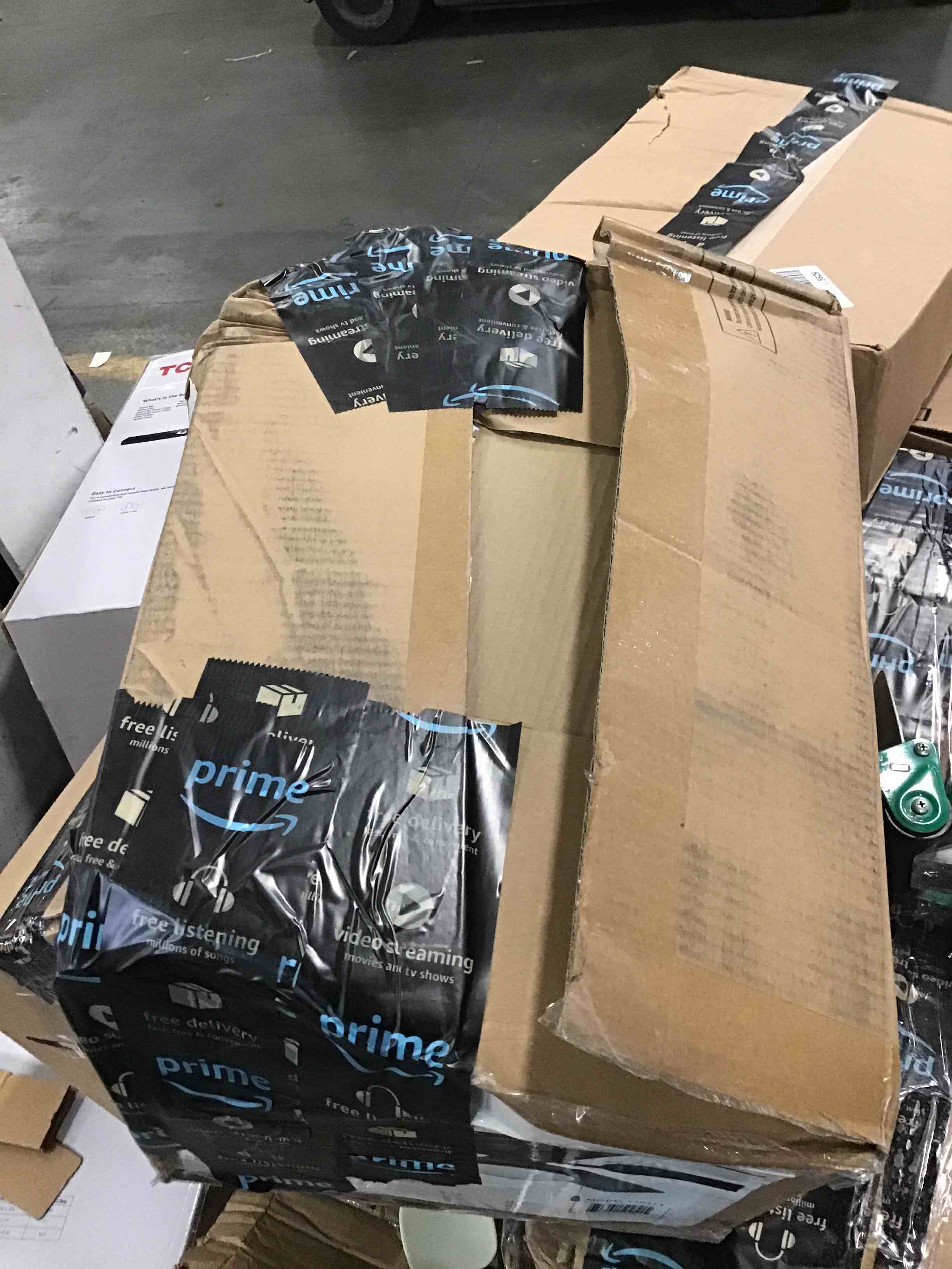 https://s3.amazonaws.com/lotting-images-prod/bidfta/RED6554933_1716906968559.jpeg