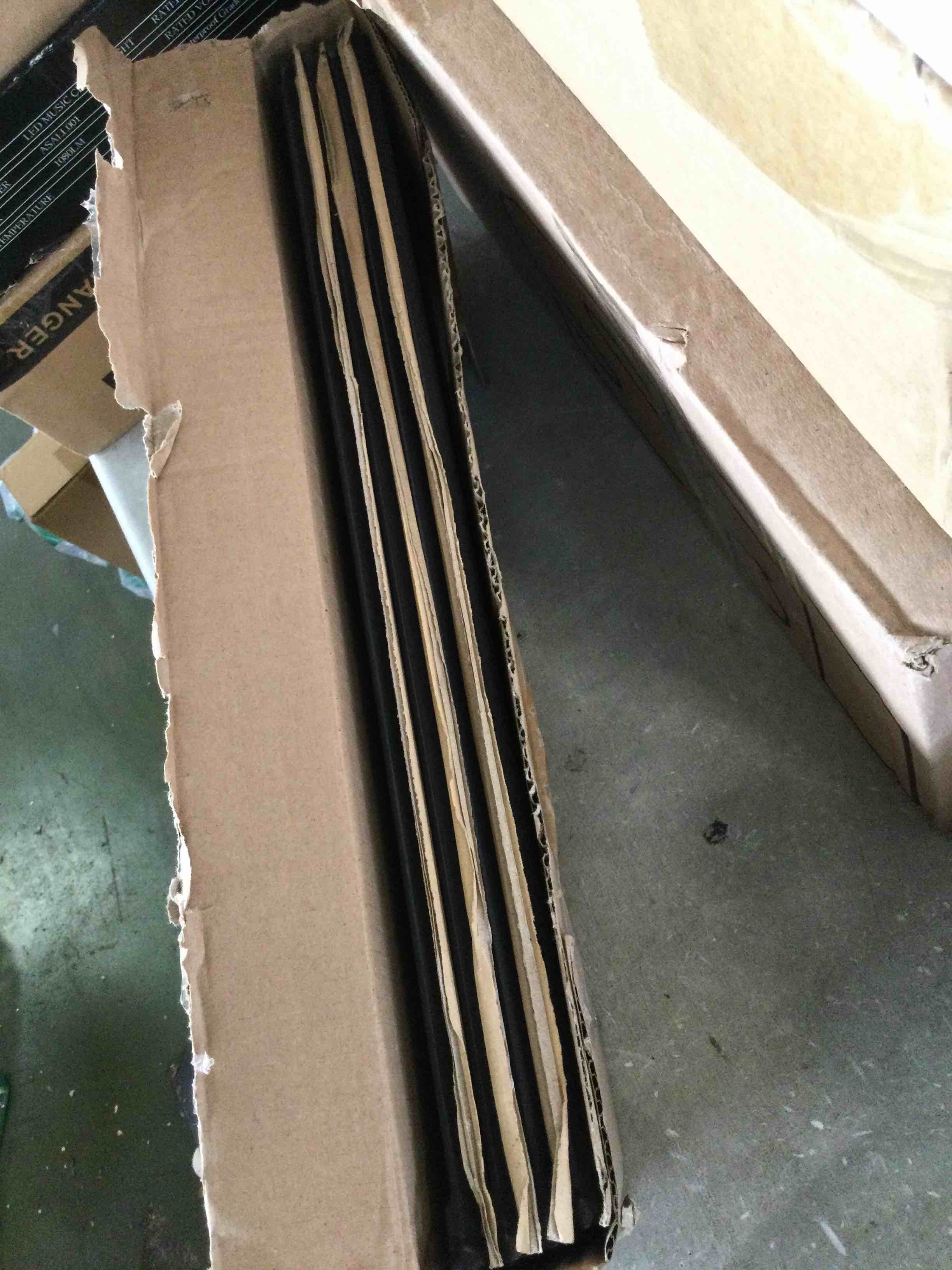 https://s3.amazonaws.com/lotting-images-prod/bidfta/RED6556327_1717597076479.jpeg