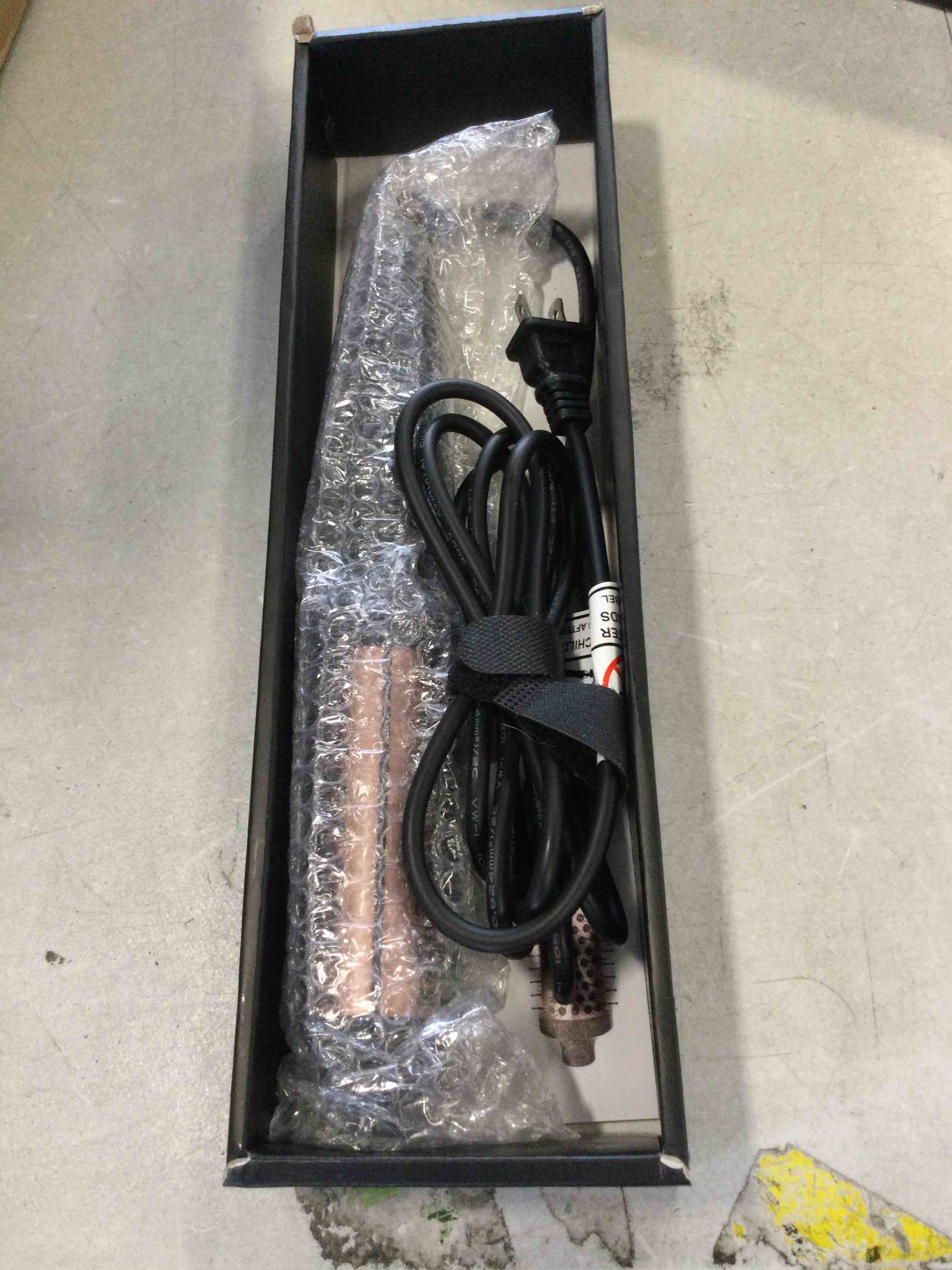https://s3.amazonaws.com/lotting-images-prod/bidfta/RED6557206_1716915207430.jpeg